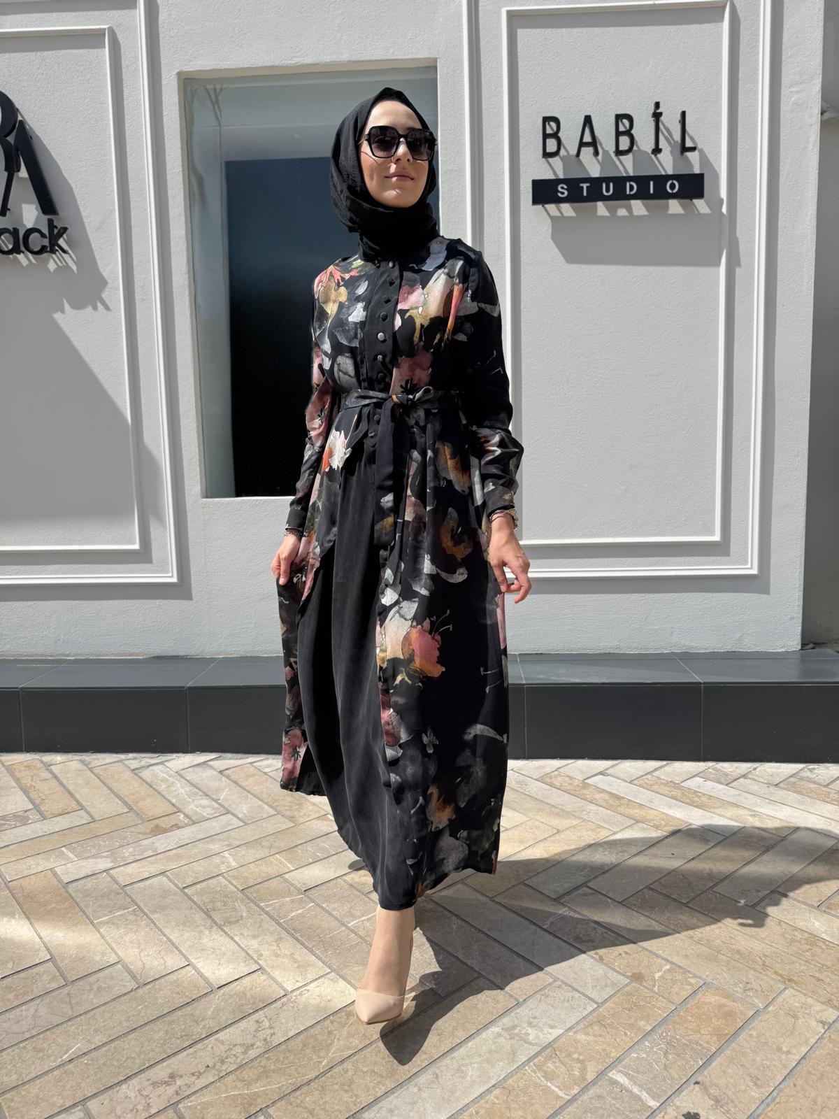 Desenli Brit Düğmeli Siyah