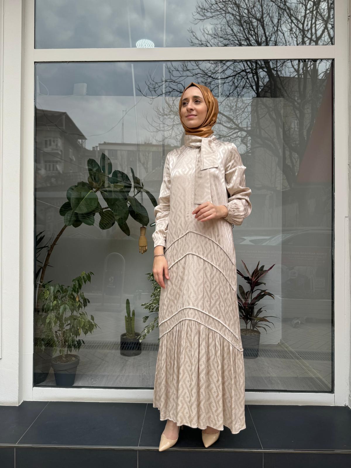 Desenli Parçalı Saten Kadın Elbise Bej