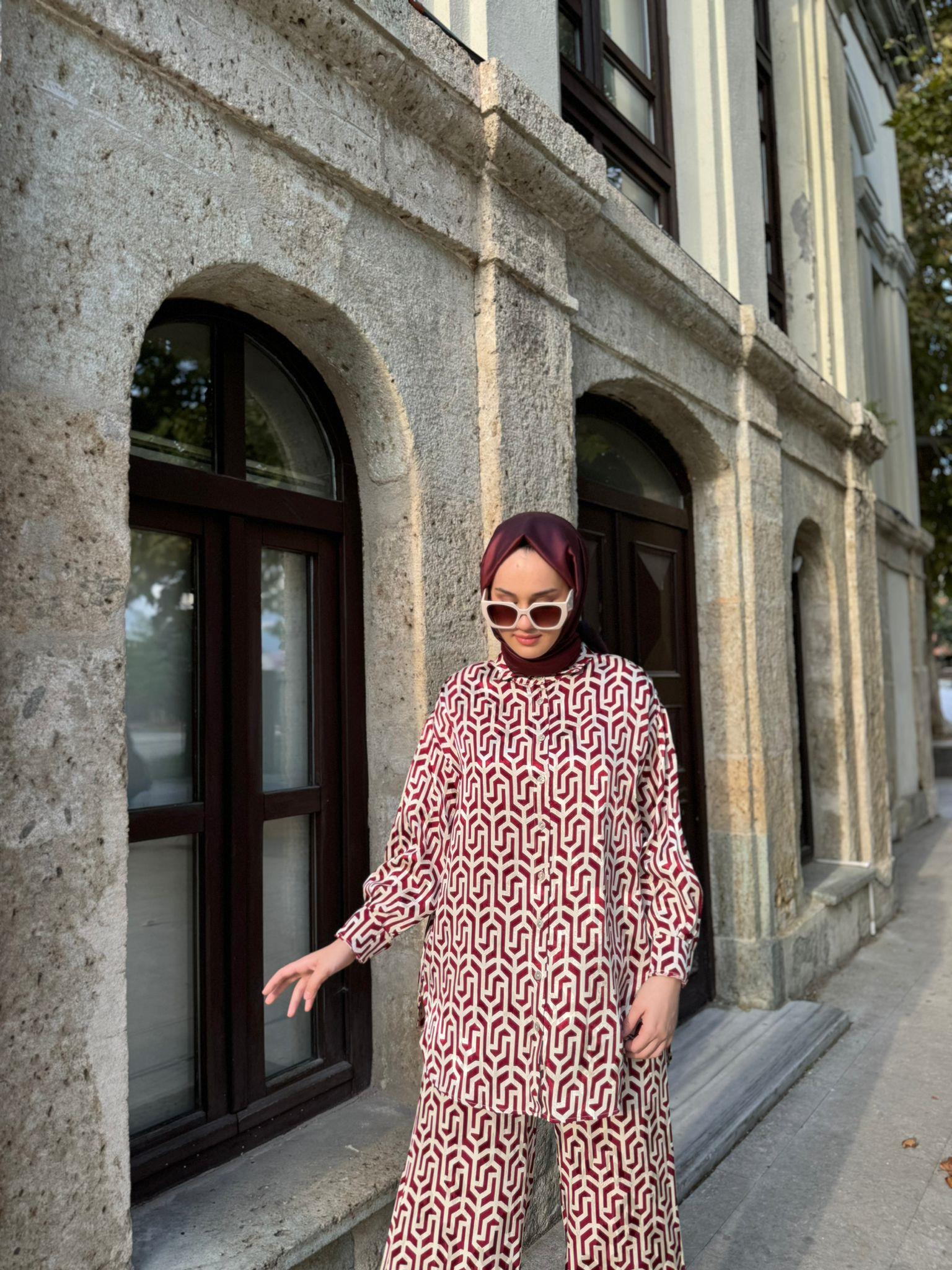 Desenli Saten Gömlek Kadın Takım Bordo