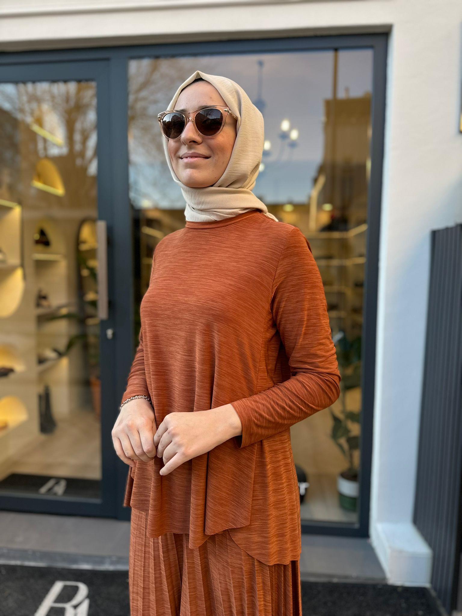 Elenay Önü Kısa Arkası Uzun Bluz Tarçın