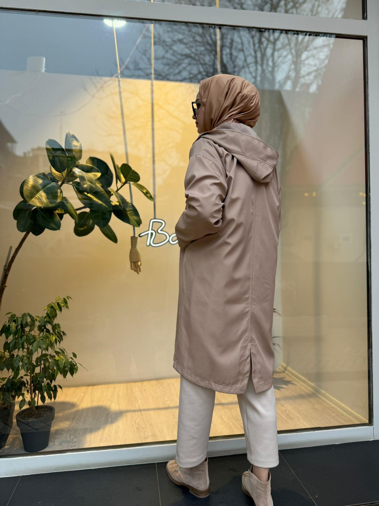 Kapüşonlu Kadın Yağmurluk Bej
