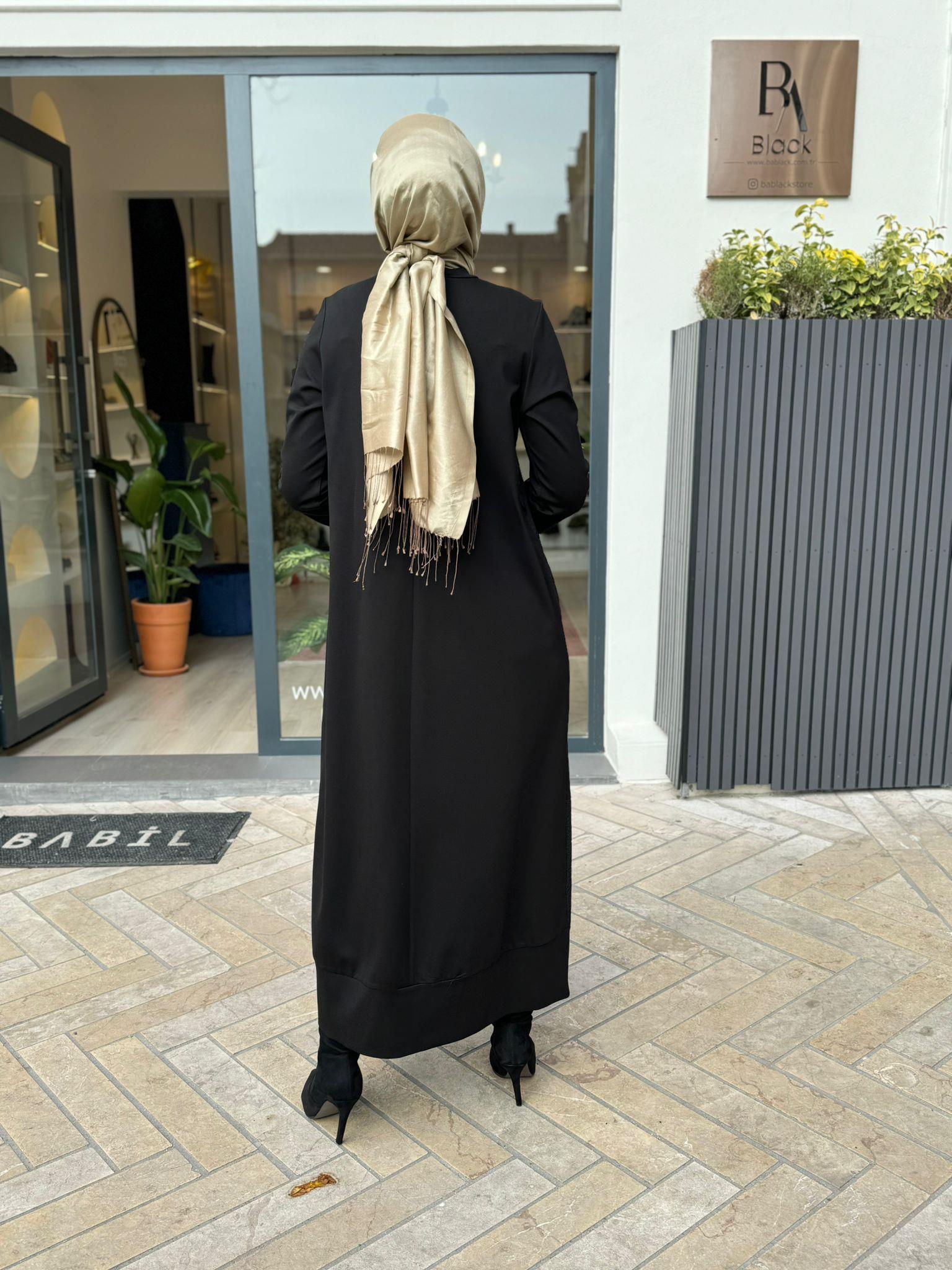 Kapütone Detay Düğmeli Kadın Elbise Siyah
