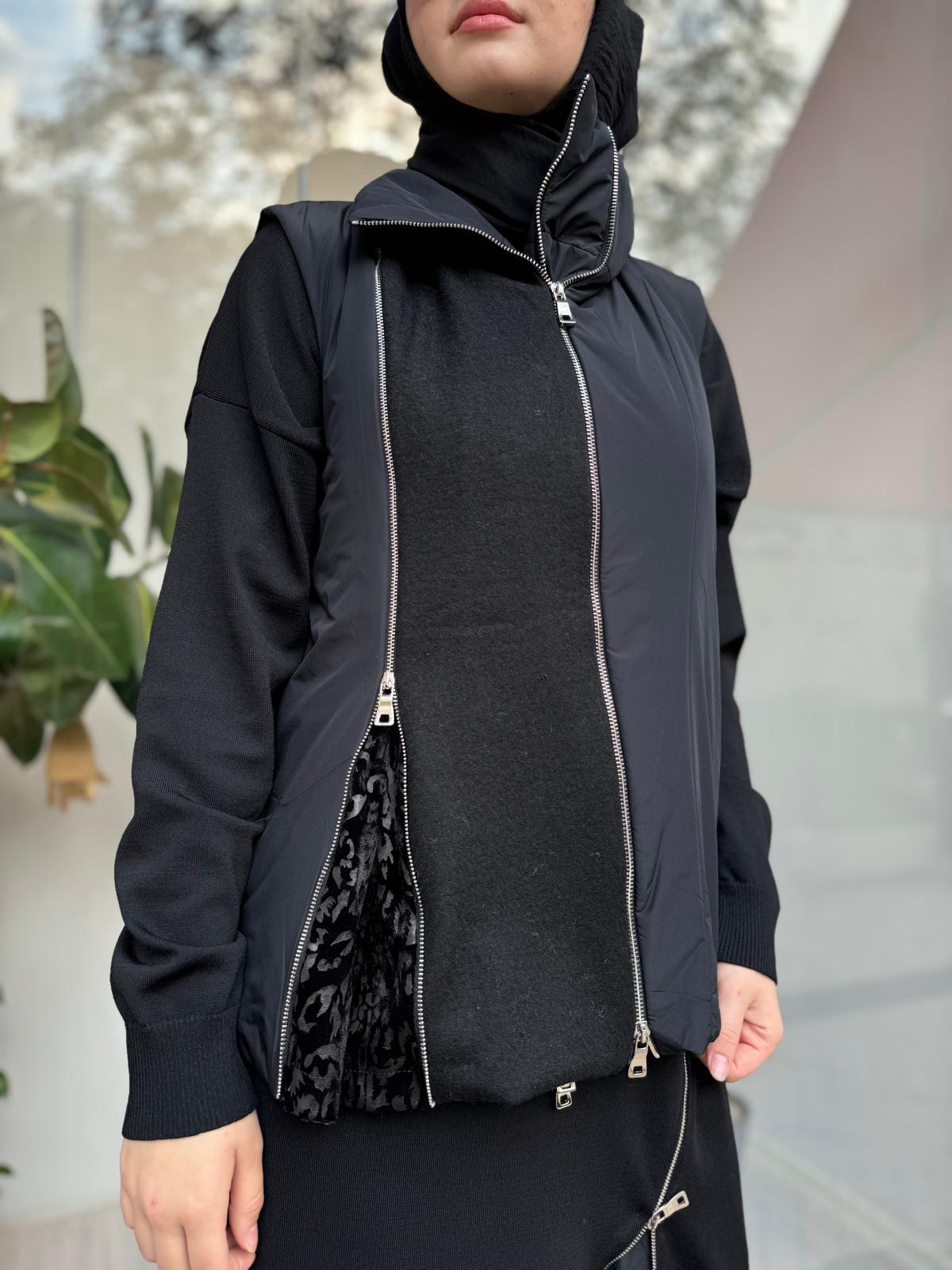 Kaşe Detaylı Şişme Kadın Yelek Siyah