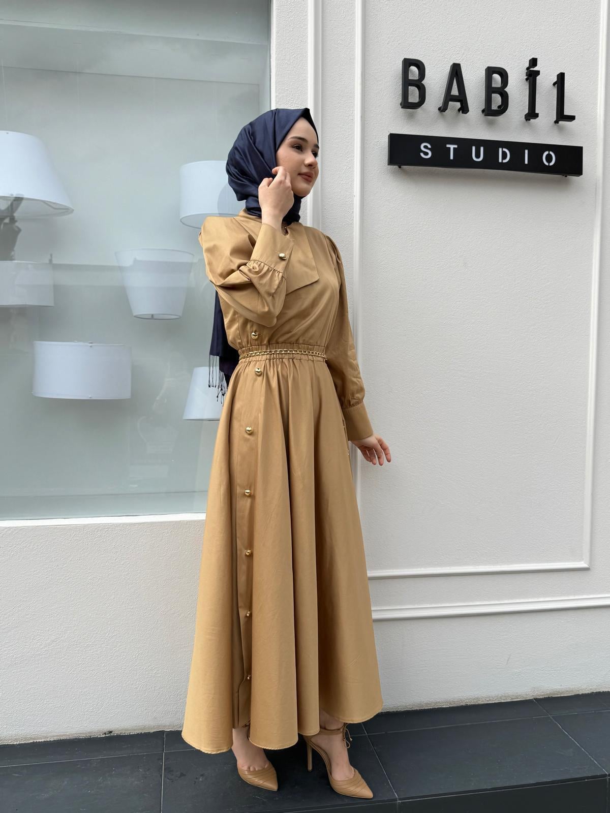 Kristen Düğme Detaylı Kadın Elbise Camel