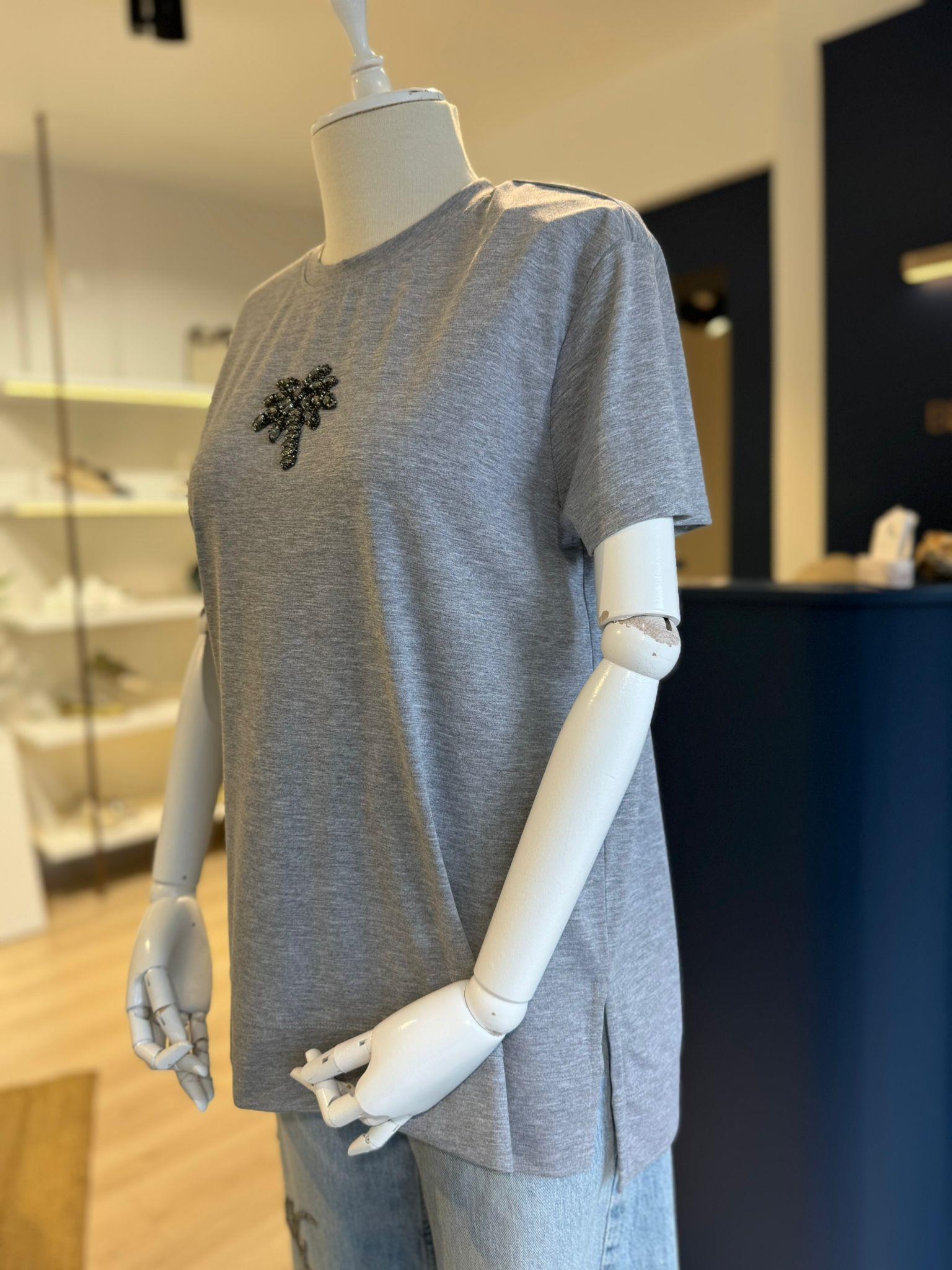 Lola Taş Detaylı Basic Kadın Bluz Gri