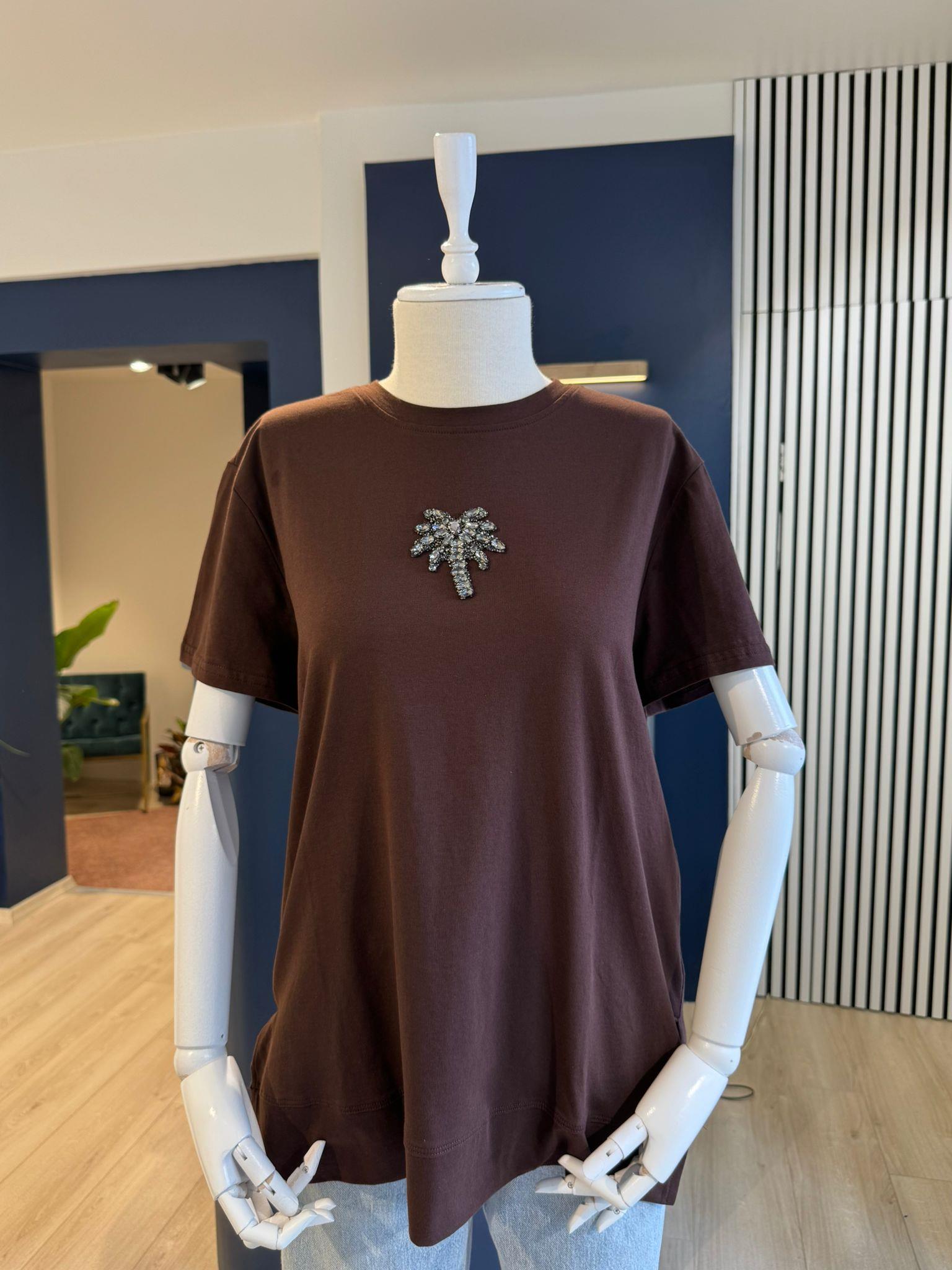 Lola Taş Detaylı Basic Kadın Bluz Kahve