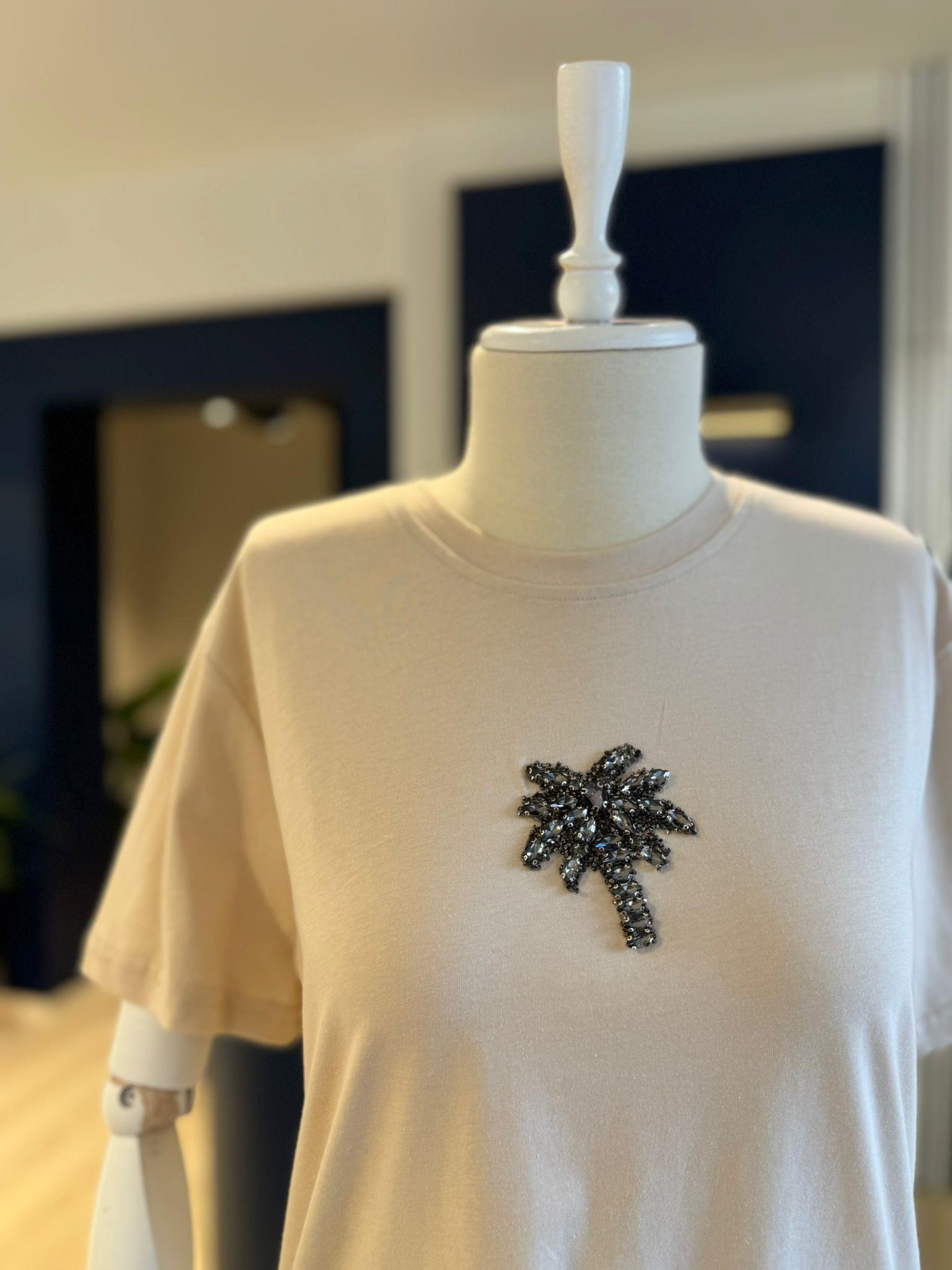 Lola Taş Detaylı Basic Kadın Bluz Krem