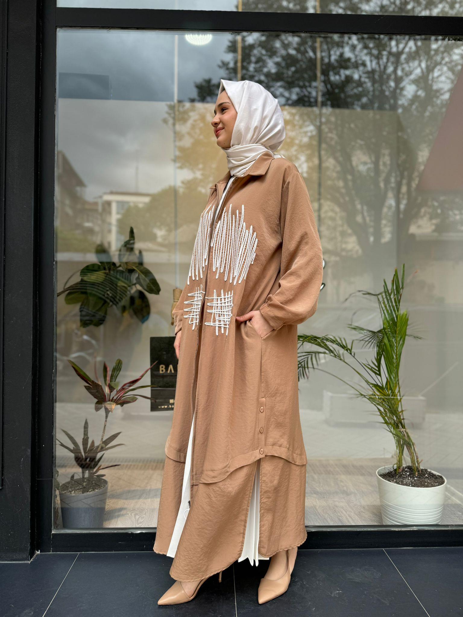 Önü Dikiş Detaylı Kadın Kap Camel