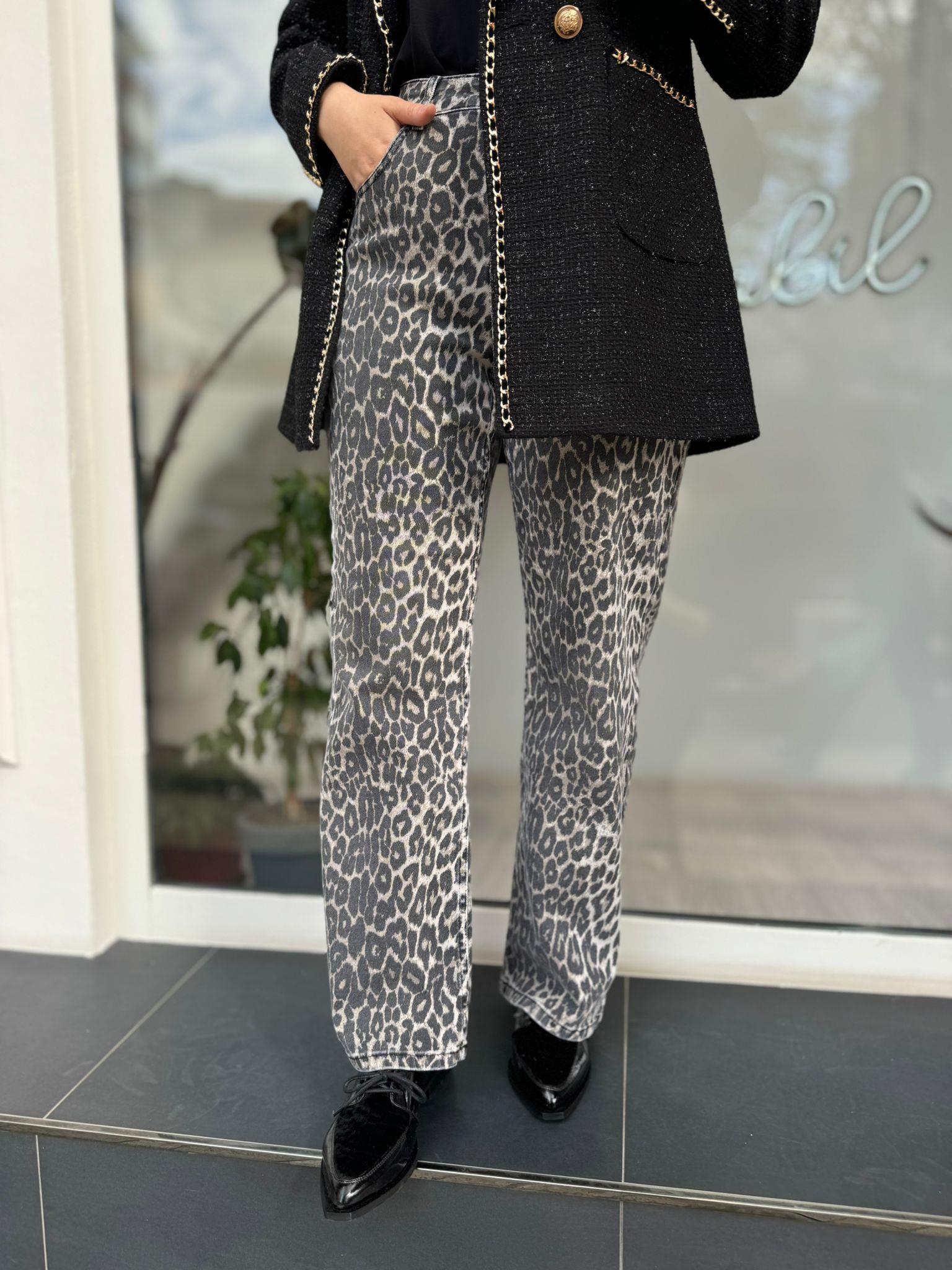 Paçası Boncuk İşlemeli Kadın Jean Pantolon Leopar