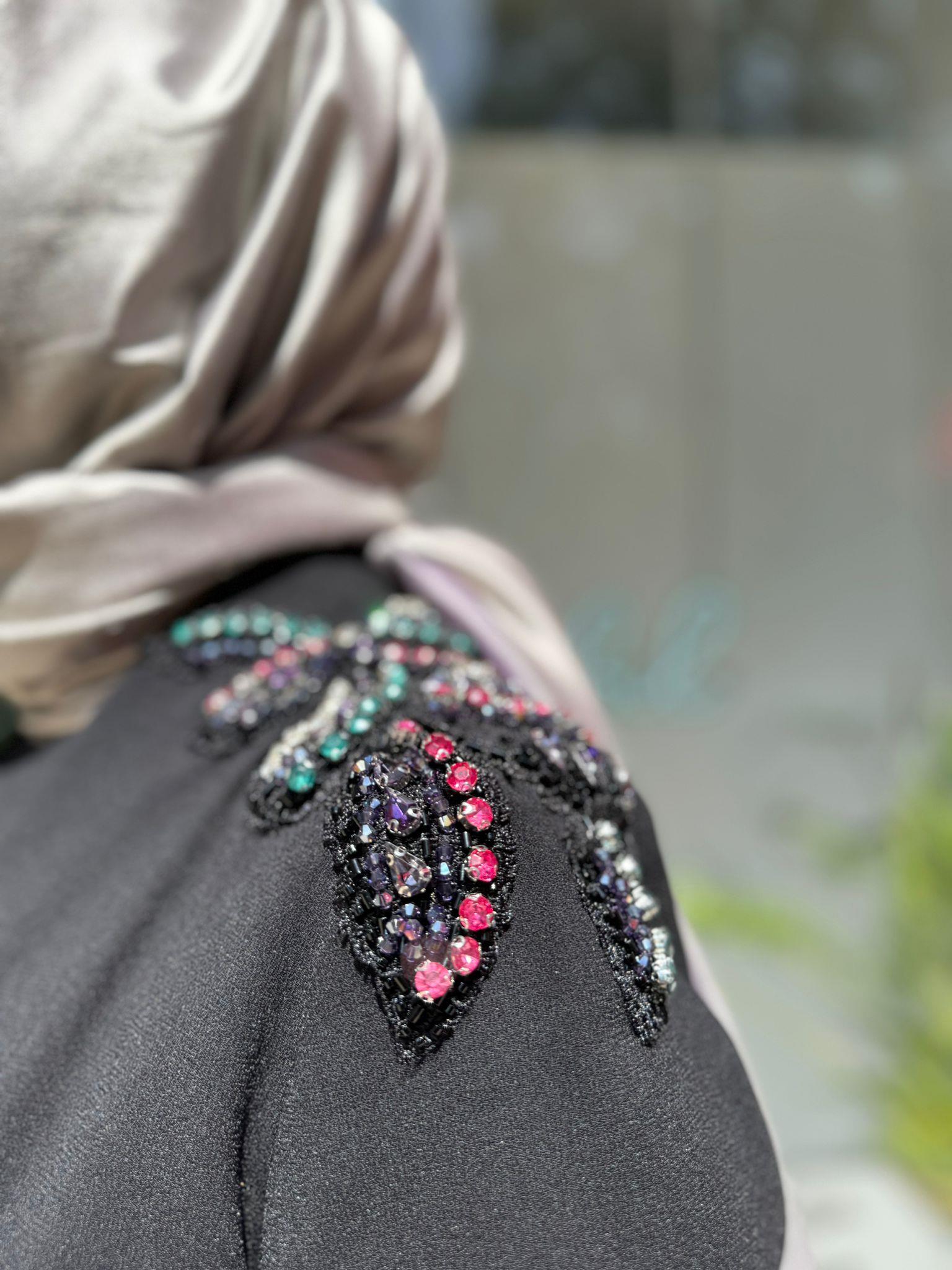 Renkli İşlemeli Şifon Detaylı Kadın İkili Abaya Elbise Siyah