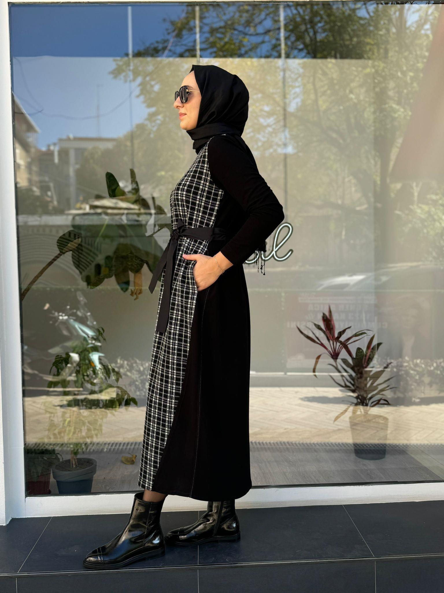 Simli Çizgili Kuşak Detaylı Kadın Elbise Siyah