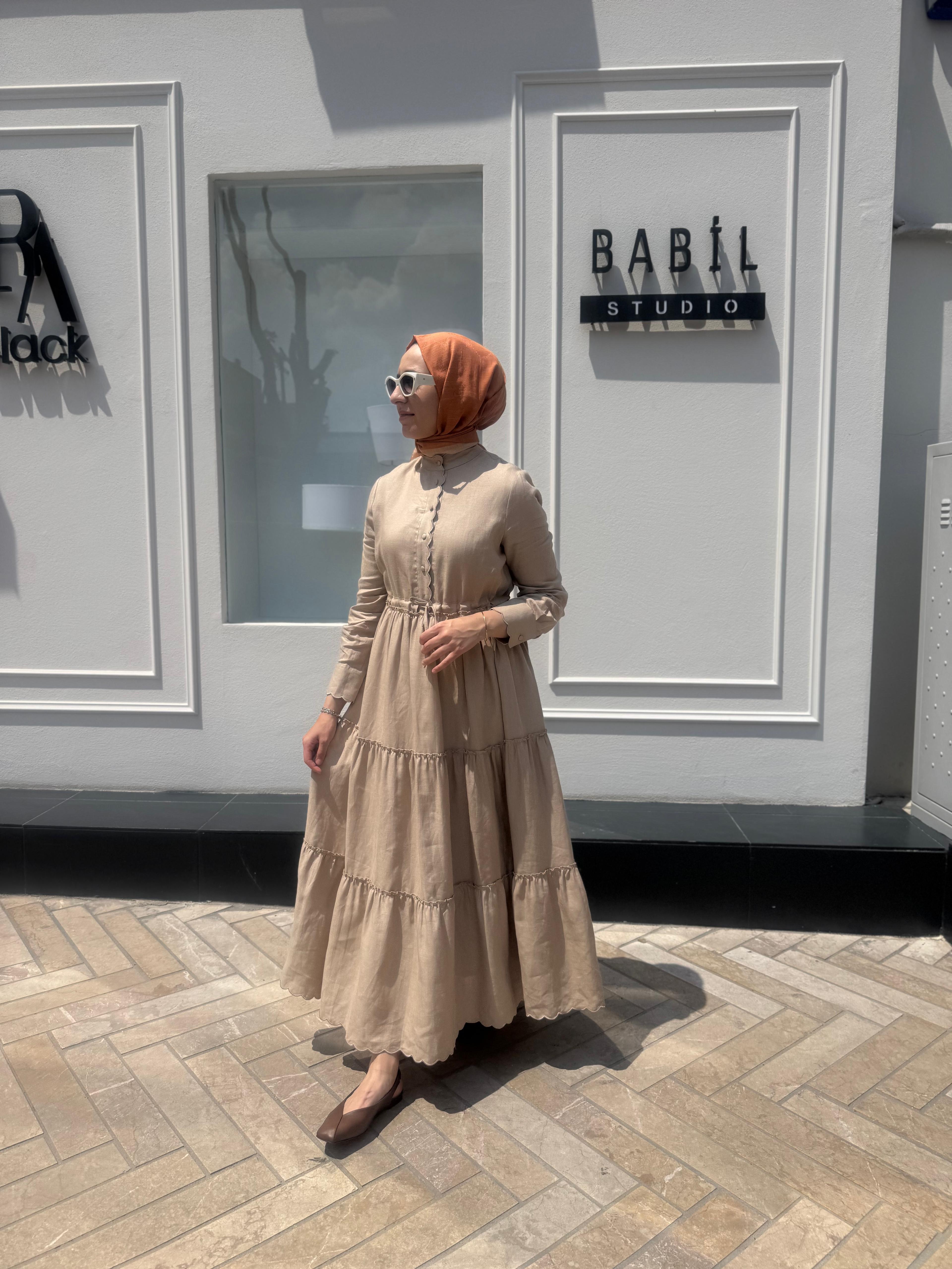 TD3577 Keten Dilim Detaylı Kadın Elbise Camel