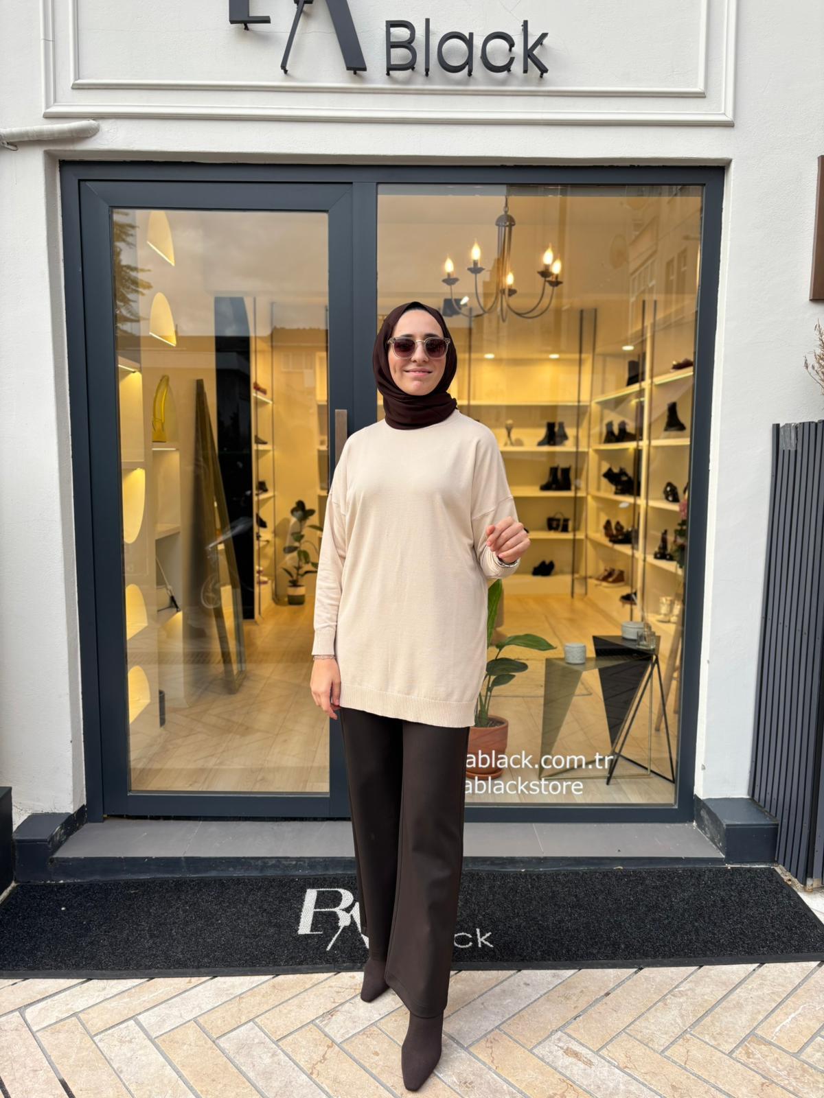 TD3876 Voleta Boğazlı Kadın Tunik Bej