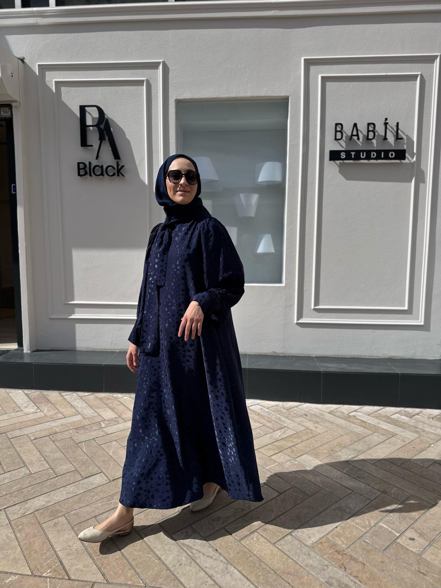 Yaka Bağlama Detaylı Puanlı Kadın Elbise Lacivert