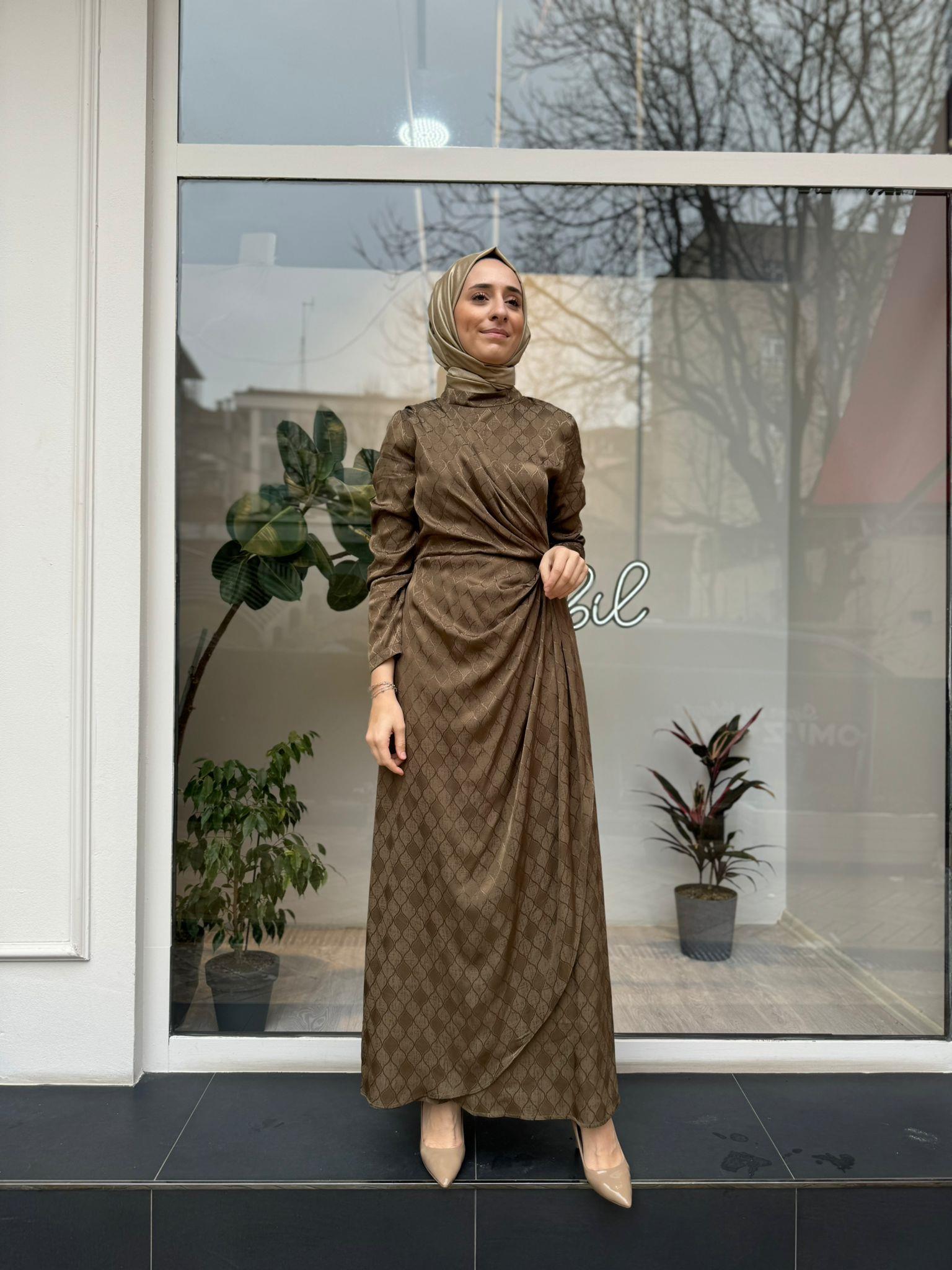 Yaka Detaylı Desenli Kadın Elbise Yeşil