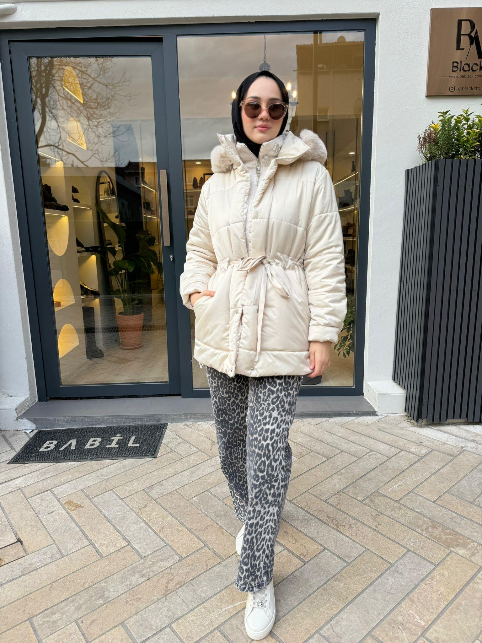 Yaka Detaylı Kadın Bages Mont Ekru