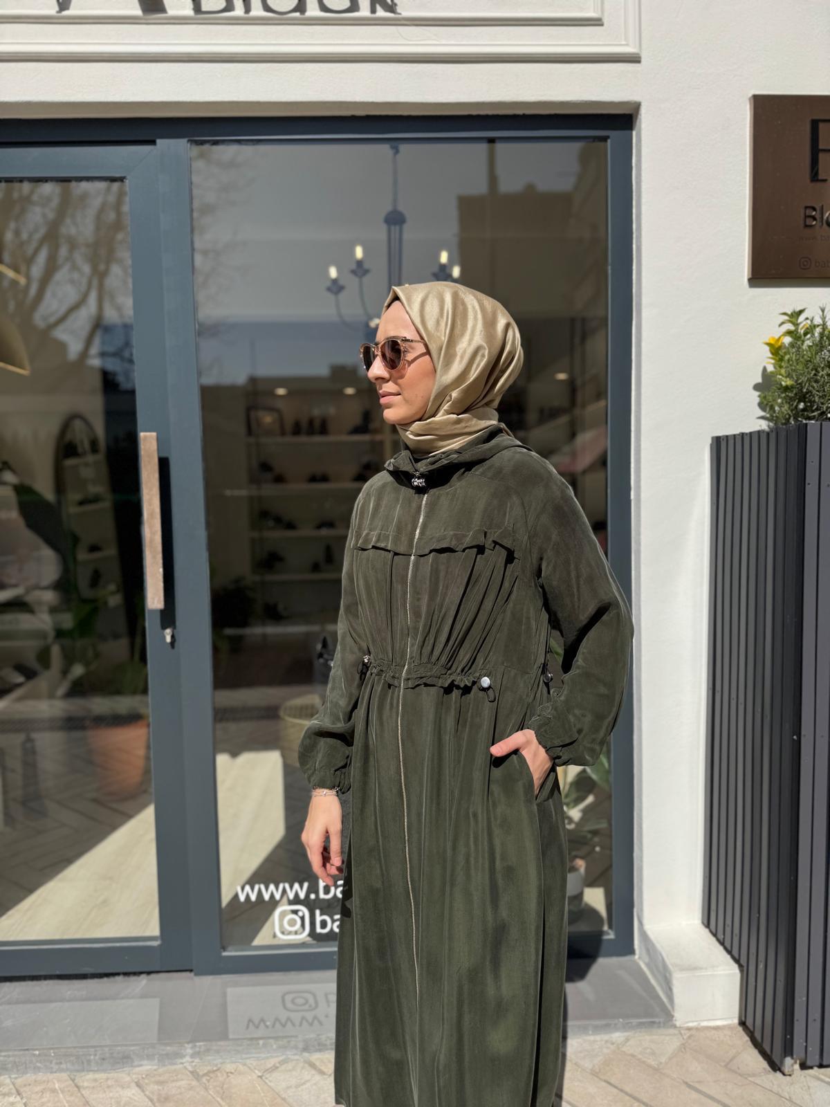 Yakası Ve Beli Sıkmalı Kadın Cupro Pardesü Haki Yeşil