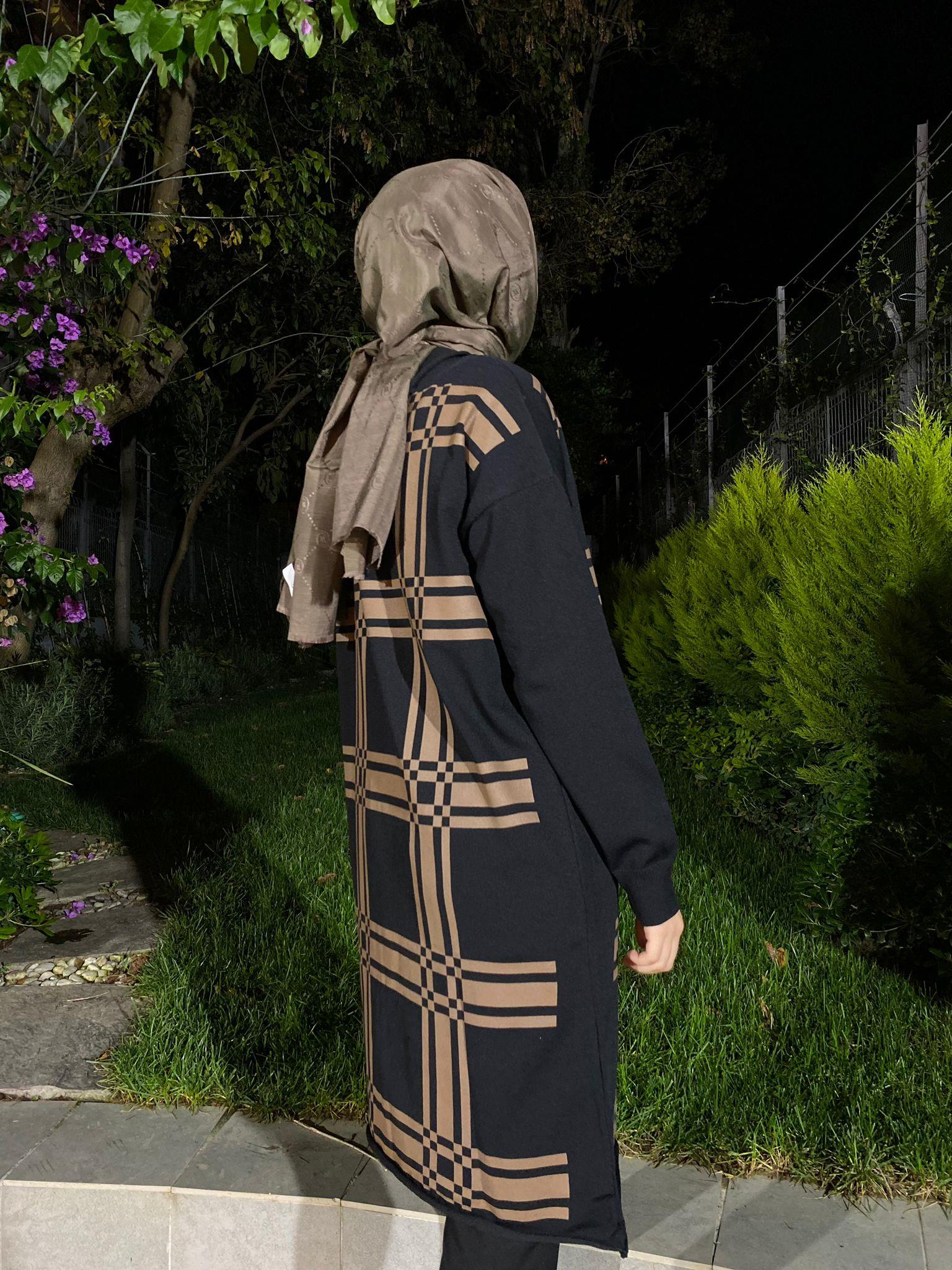 Zımbalı Triko Tunik Siyah