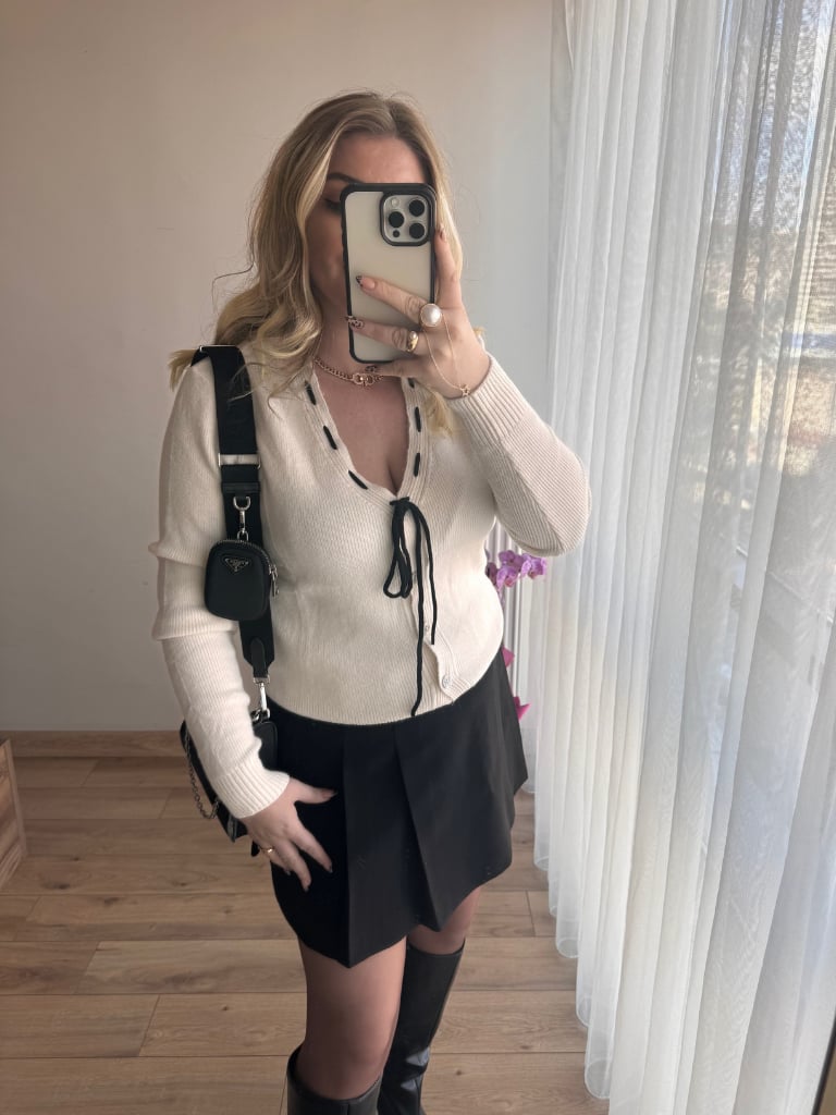 Yakası Prit Geçmeli Hırka