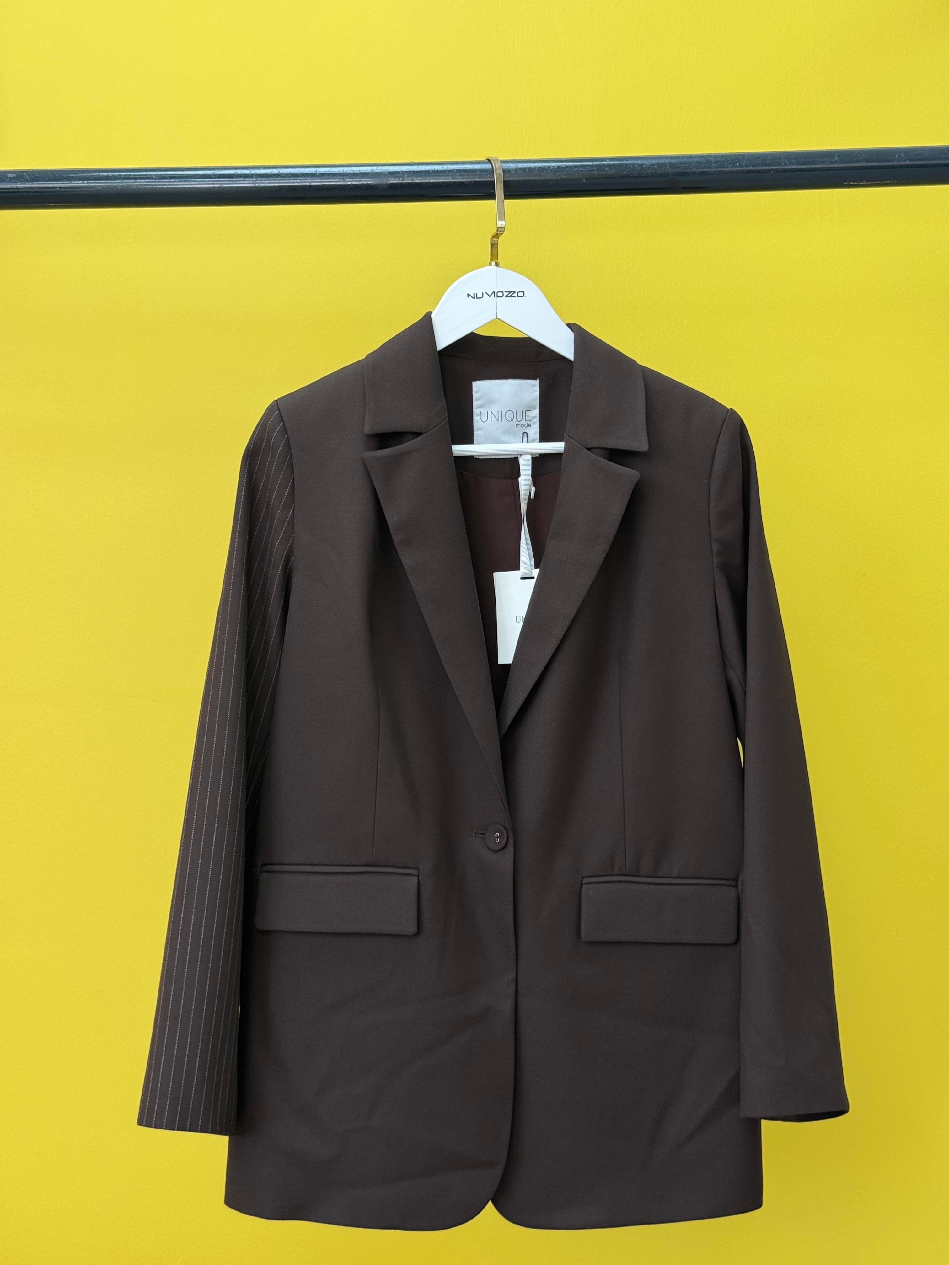 ARKASI DÜĞMELİ ÇİZGİLİ BLAZER CEKET