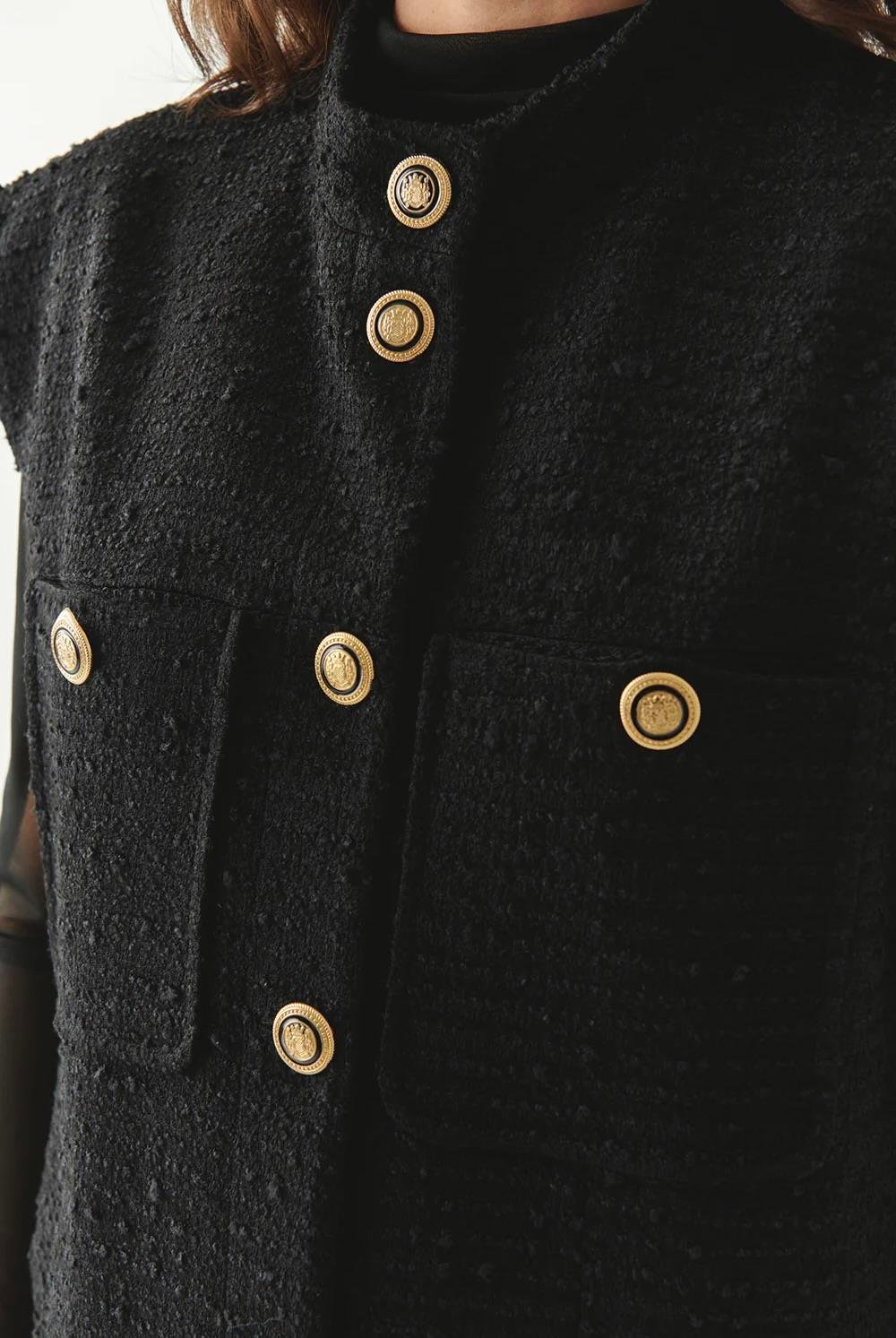 Düğme Detaylı Cepli Regular Dokuma Siyah Yelek