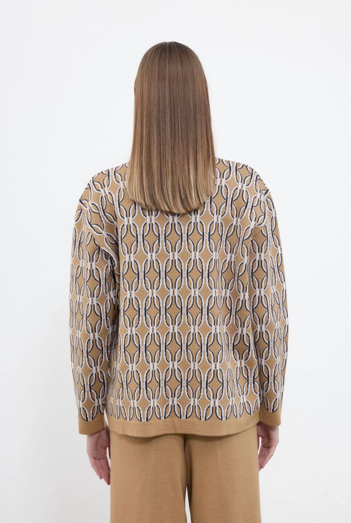 DÜĞMELİ TRİKO HIRKA