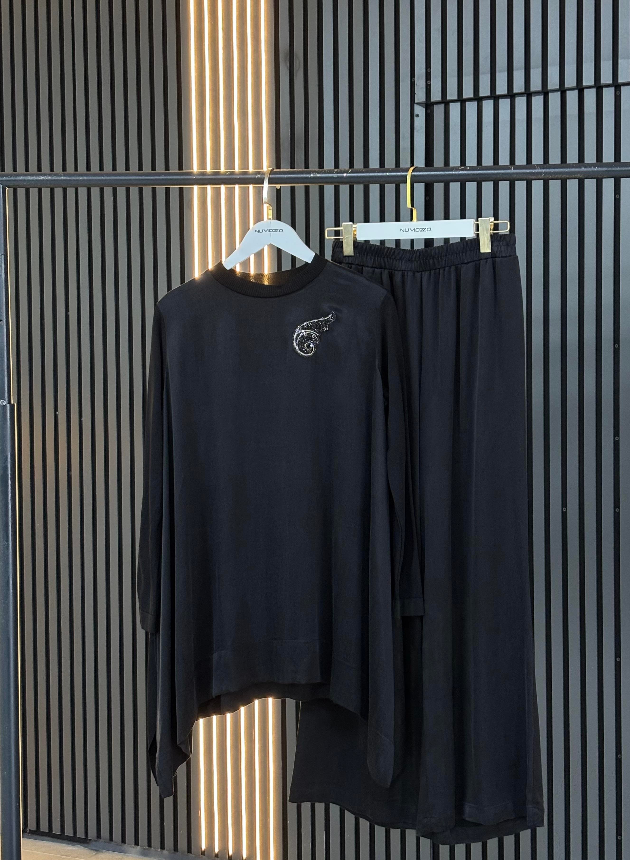 İşlemeli İpek Qupra Takım-Siyah