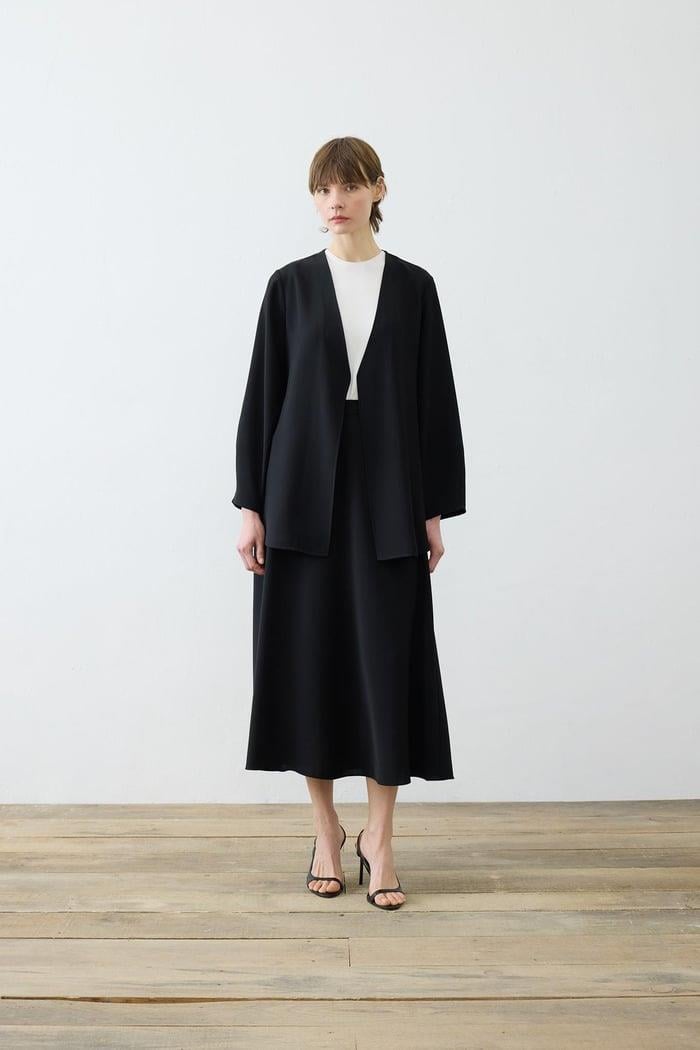 LORA KREP ETEKLİ TAKIM SİYAH