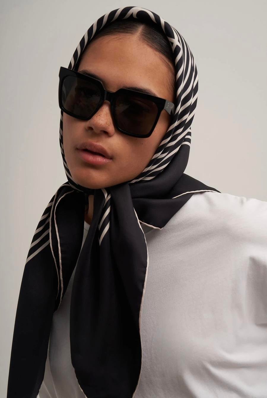 Moreno Silk Black Maze