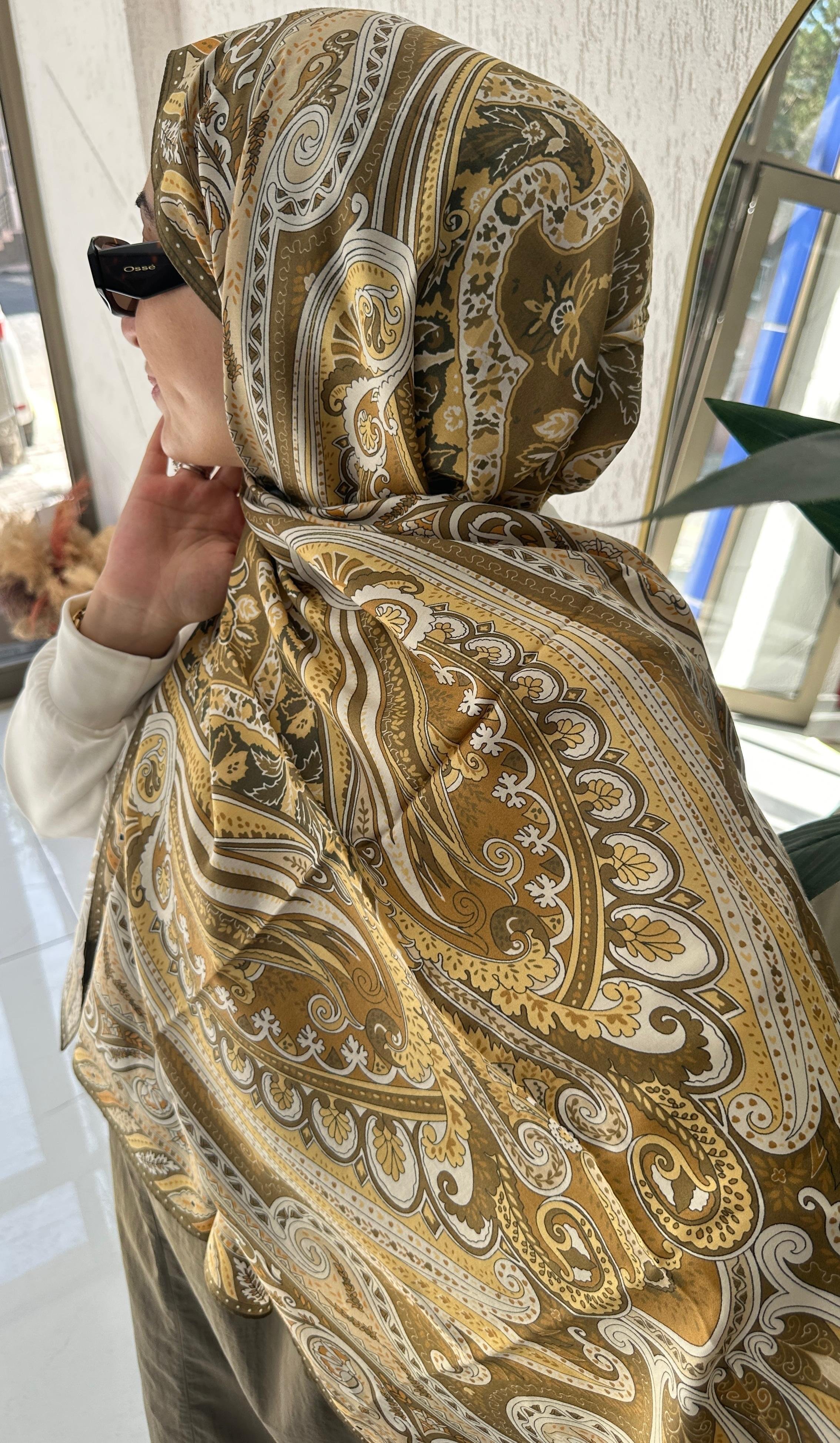 Moreno Silk Brown Lily