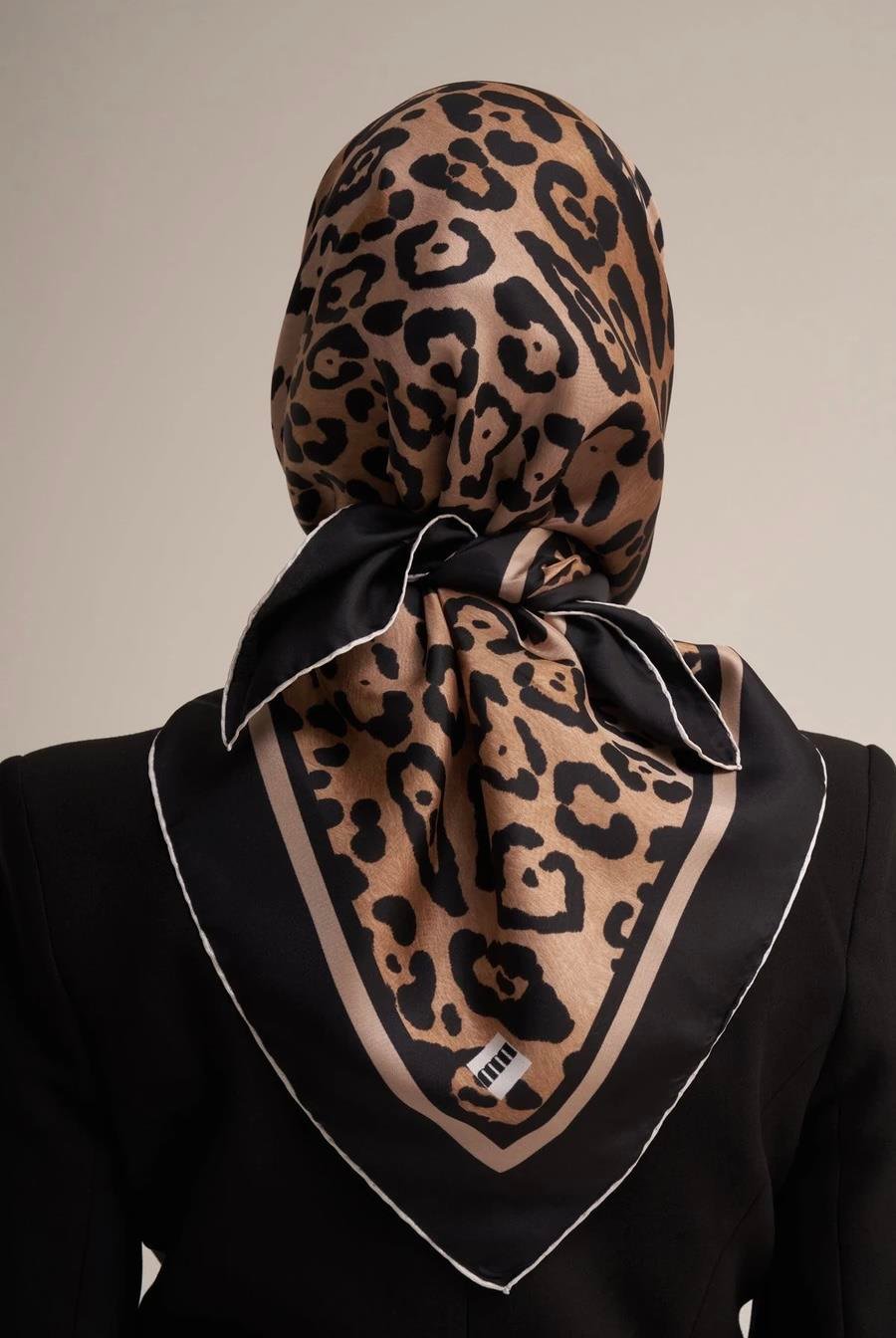 Moreno Silk Leopard Scraft
