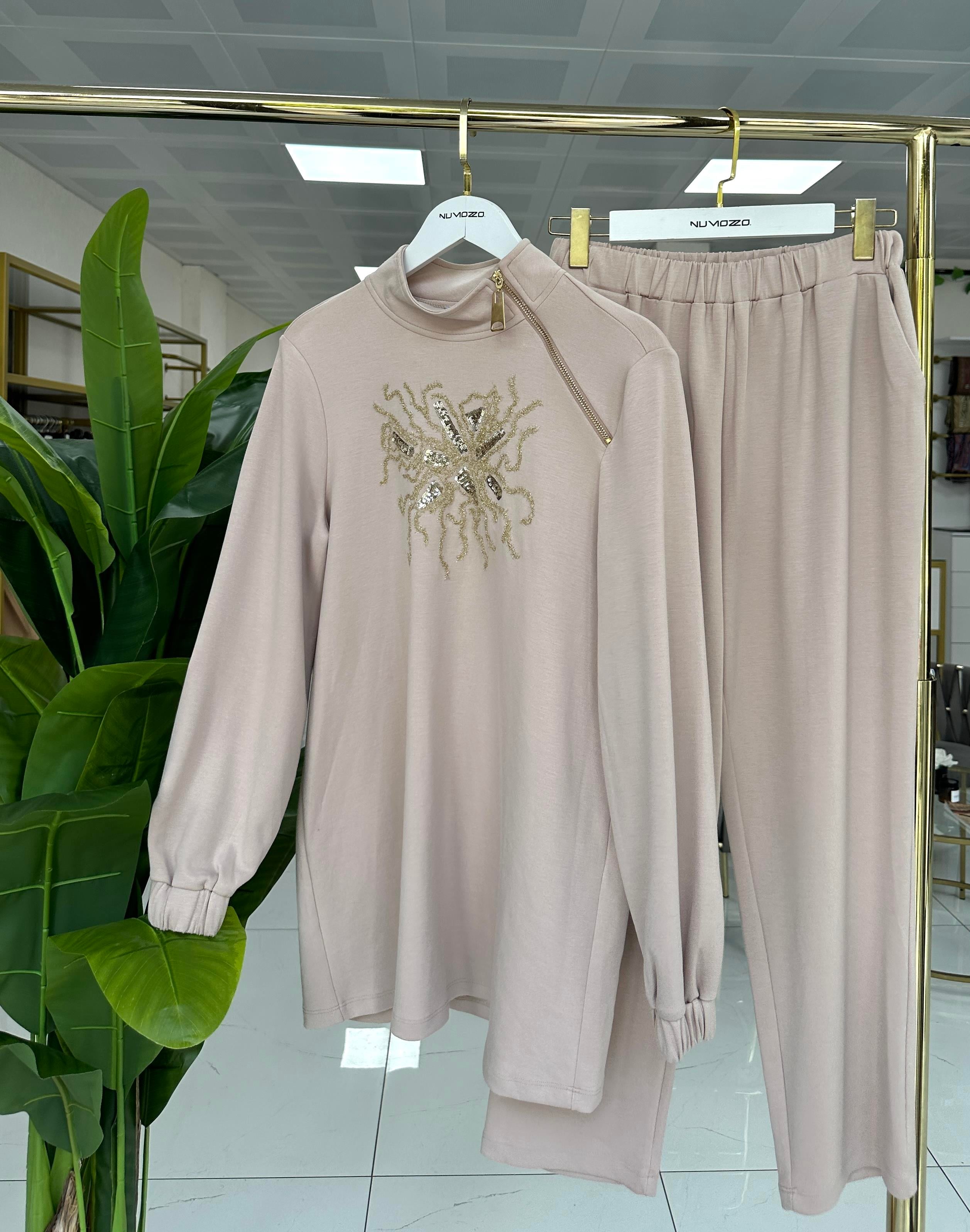 Nuss İşlemeli Takım Bej