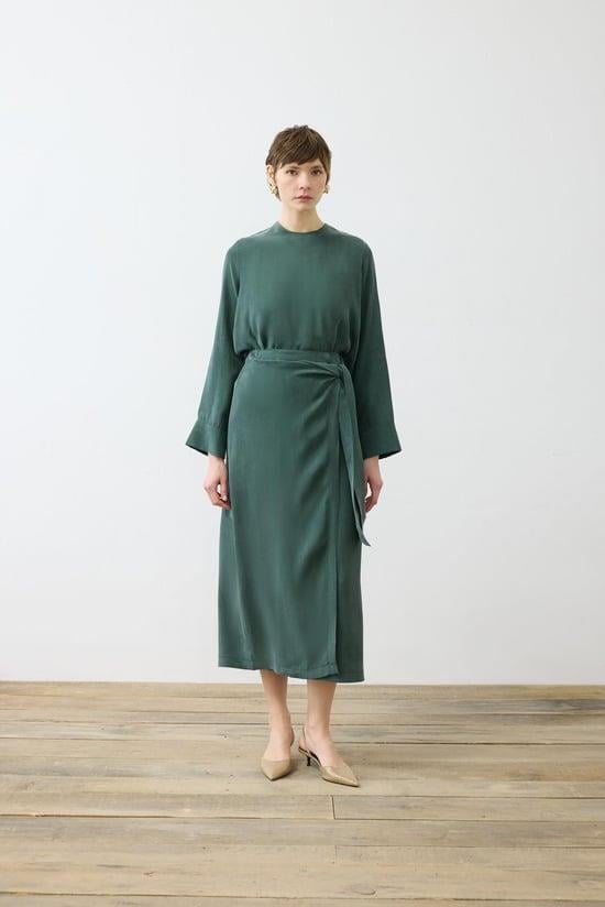 PRİME TAŞLANMIŞ İPEK BAĞLAMALI GÖMLEK ETEKLİ TAKIM HAKİ