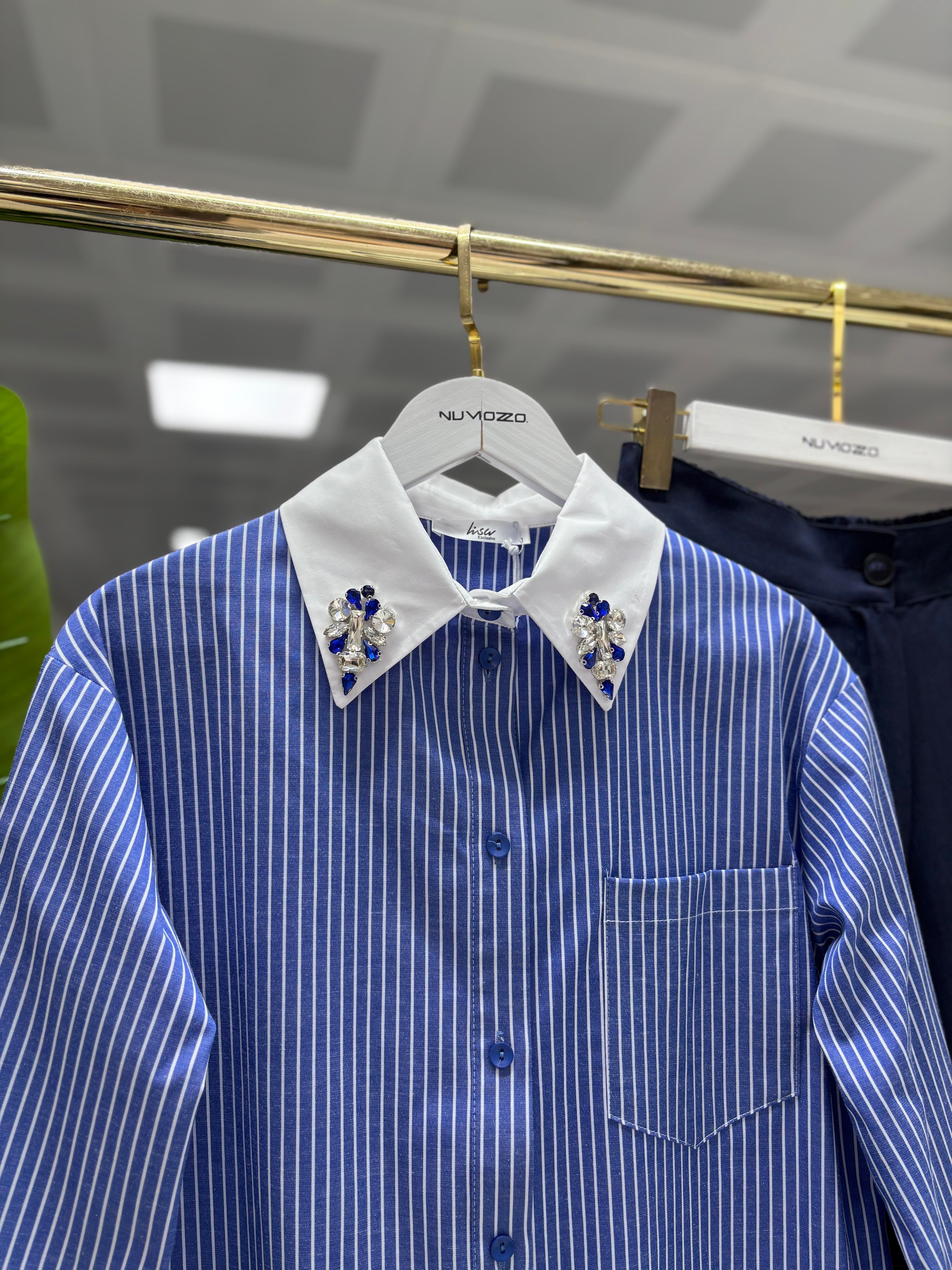 Yaka İşlemeli Gömlek 