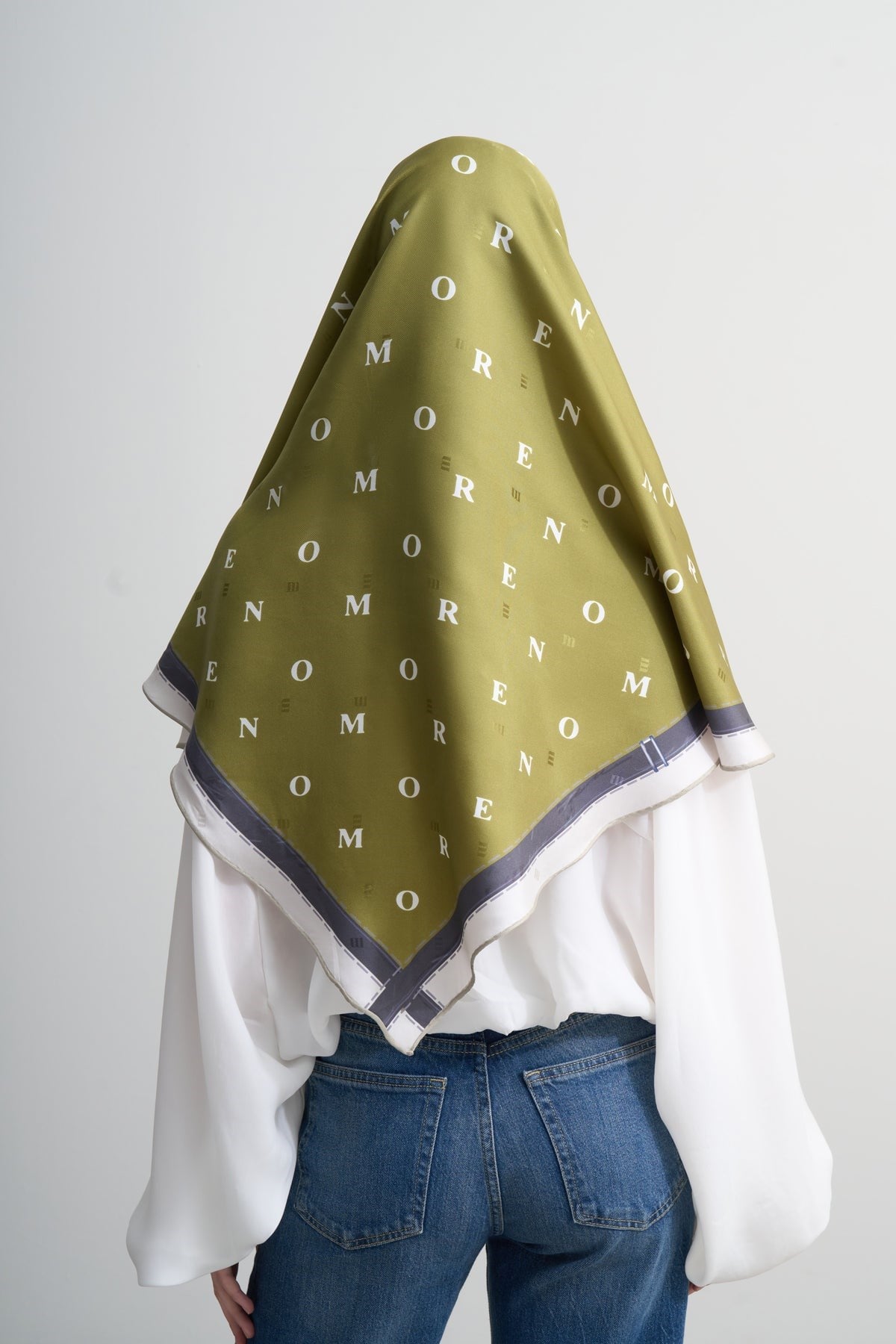 Yeşil Logo Twill İpek Üçgen Eşarp