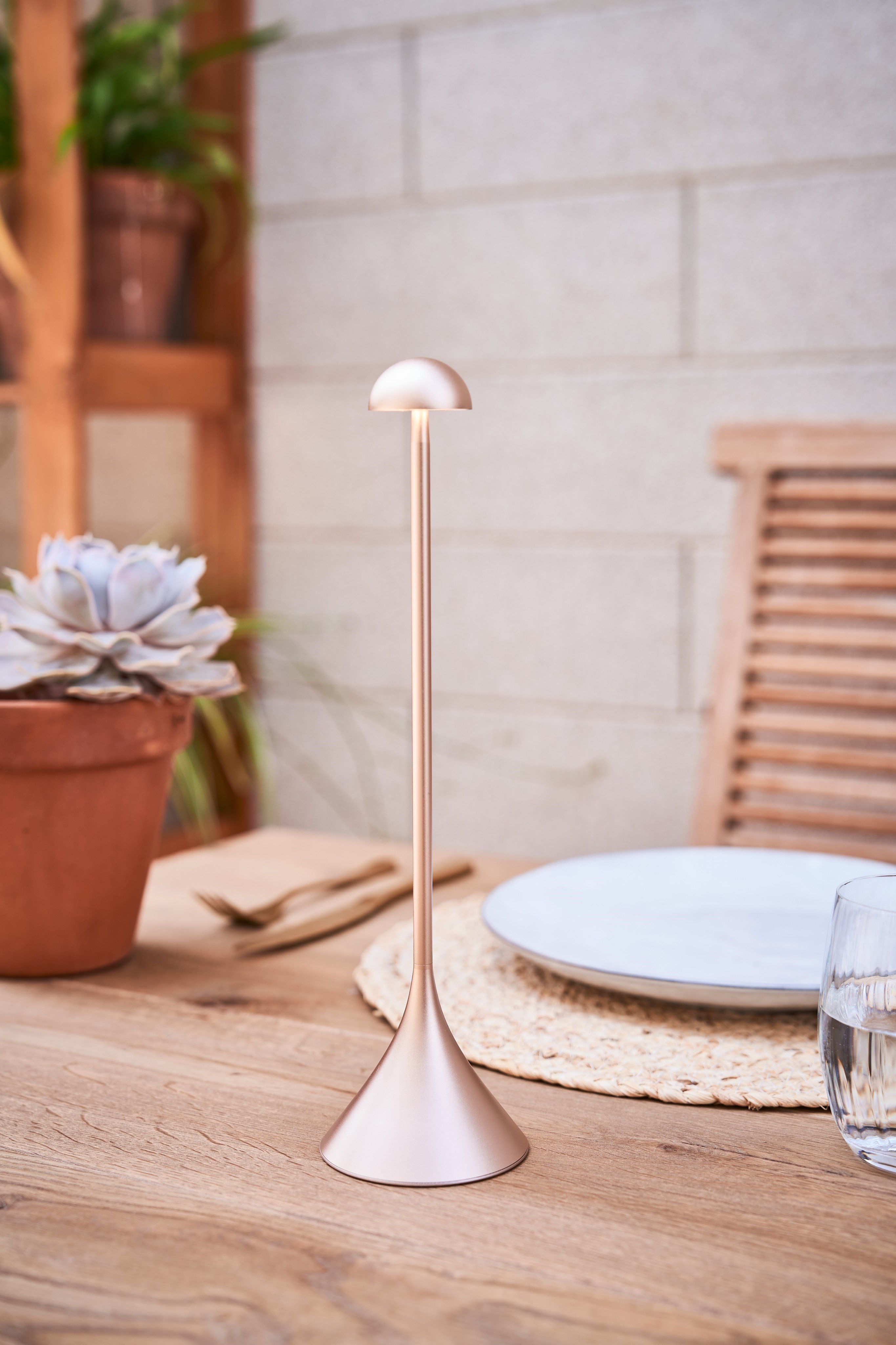 Lexon LH95D Steli Dome Led Masa Lambası