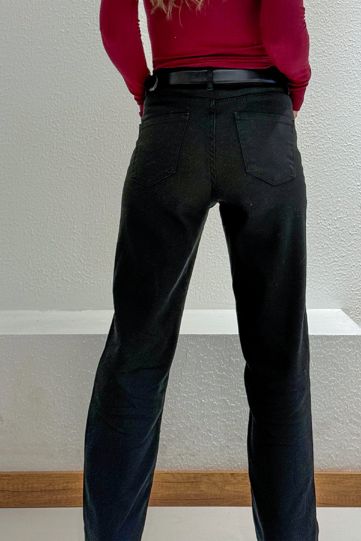 STRAIGHT FIT JEAN