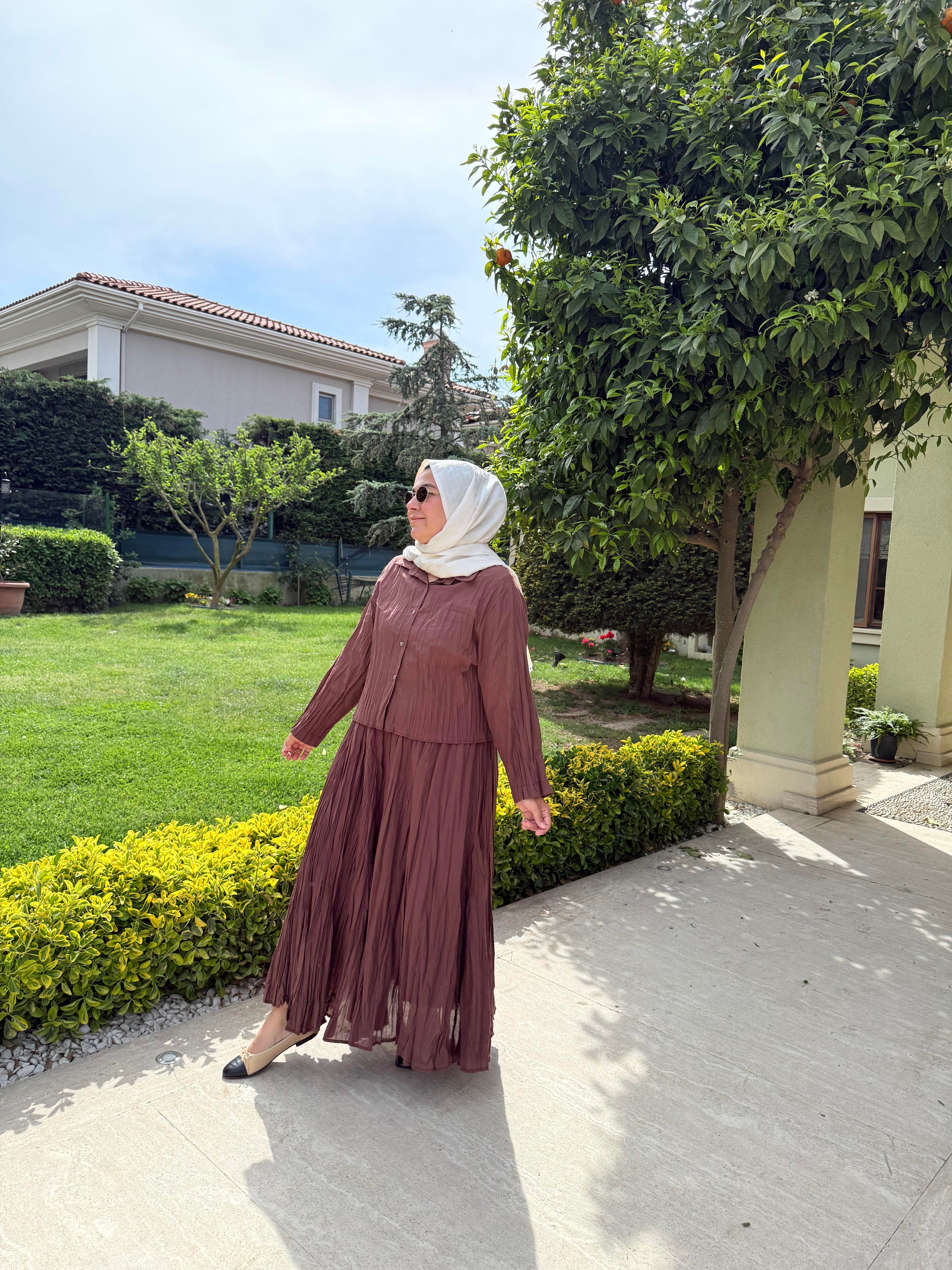 Kraş Etekli Takım Kahverengi