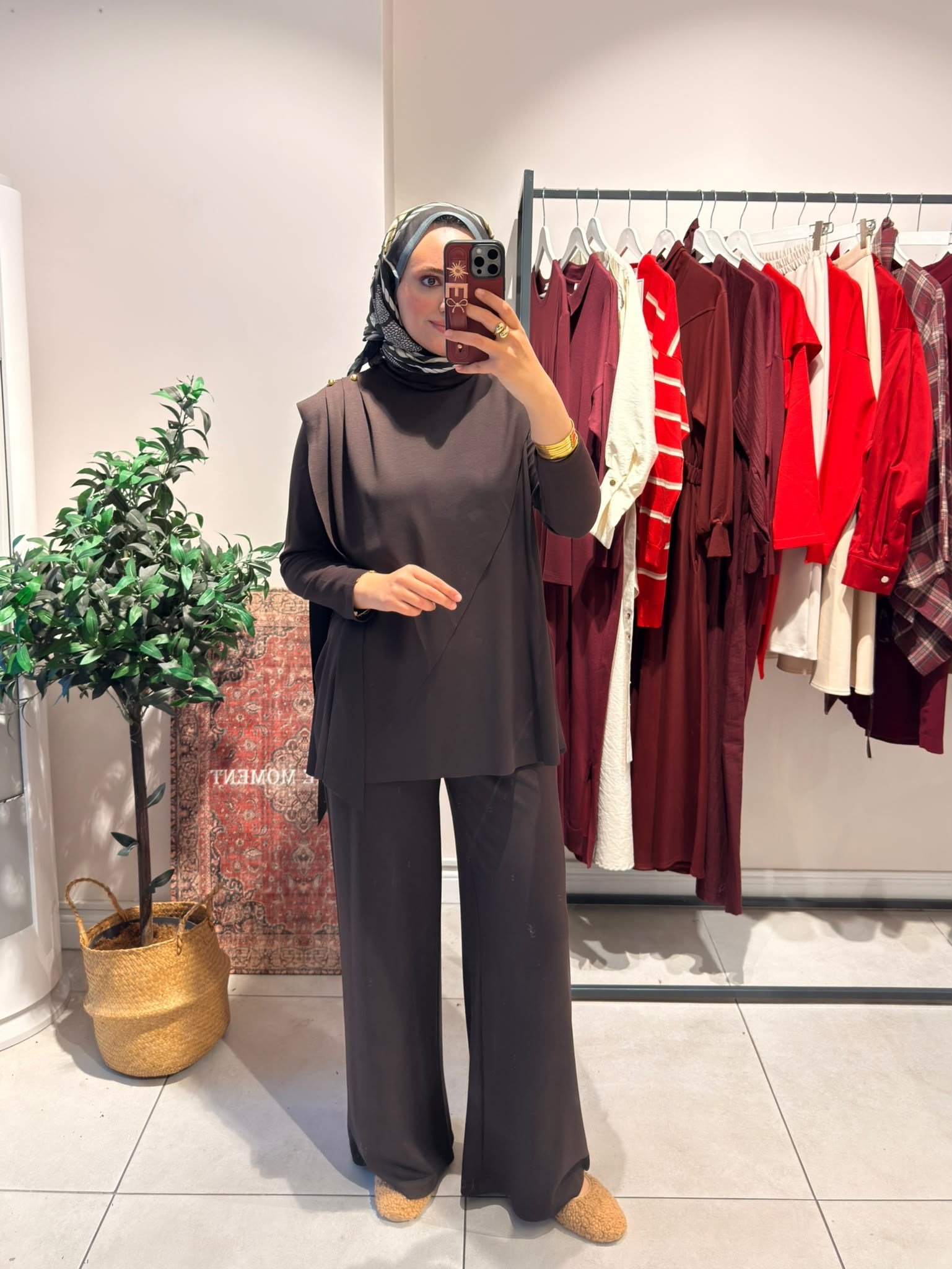 Şık Doha Takım Kahverengi
