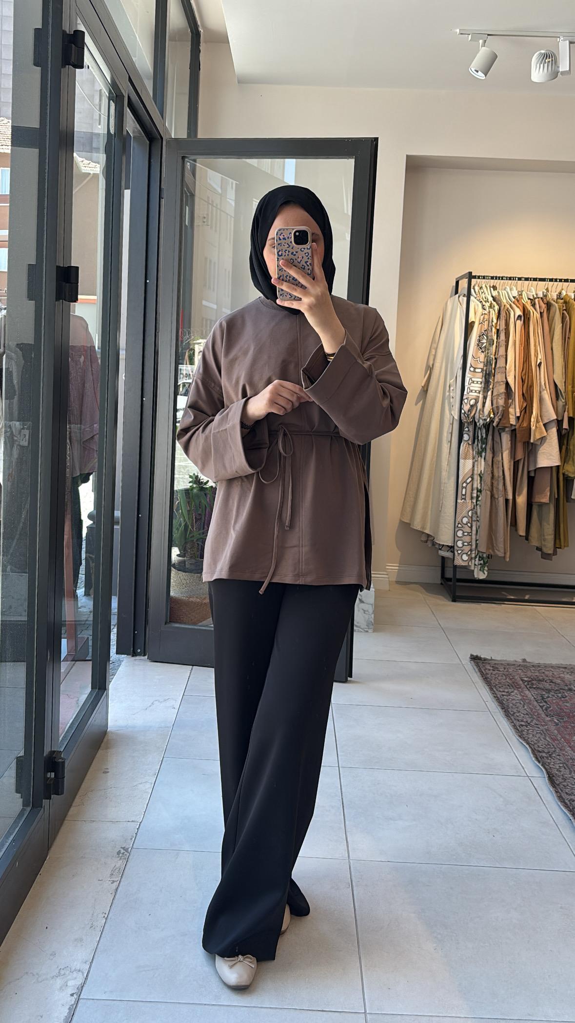 Yırtmaç Detaylı Sweat Vizon
