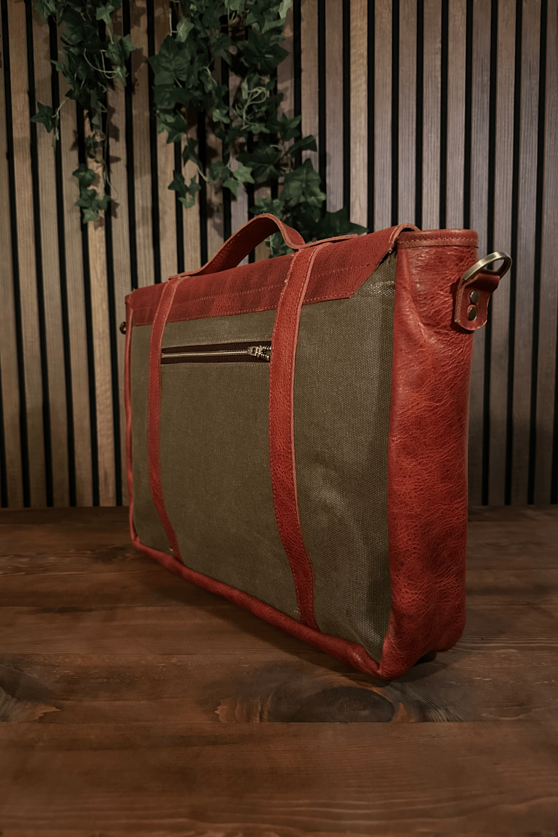 ALDEBARAN MESSENGER BAG