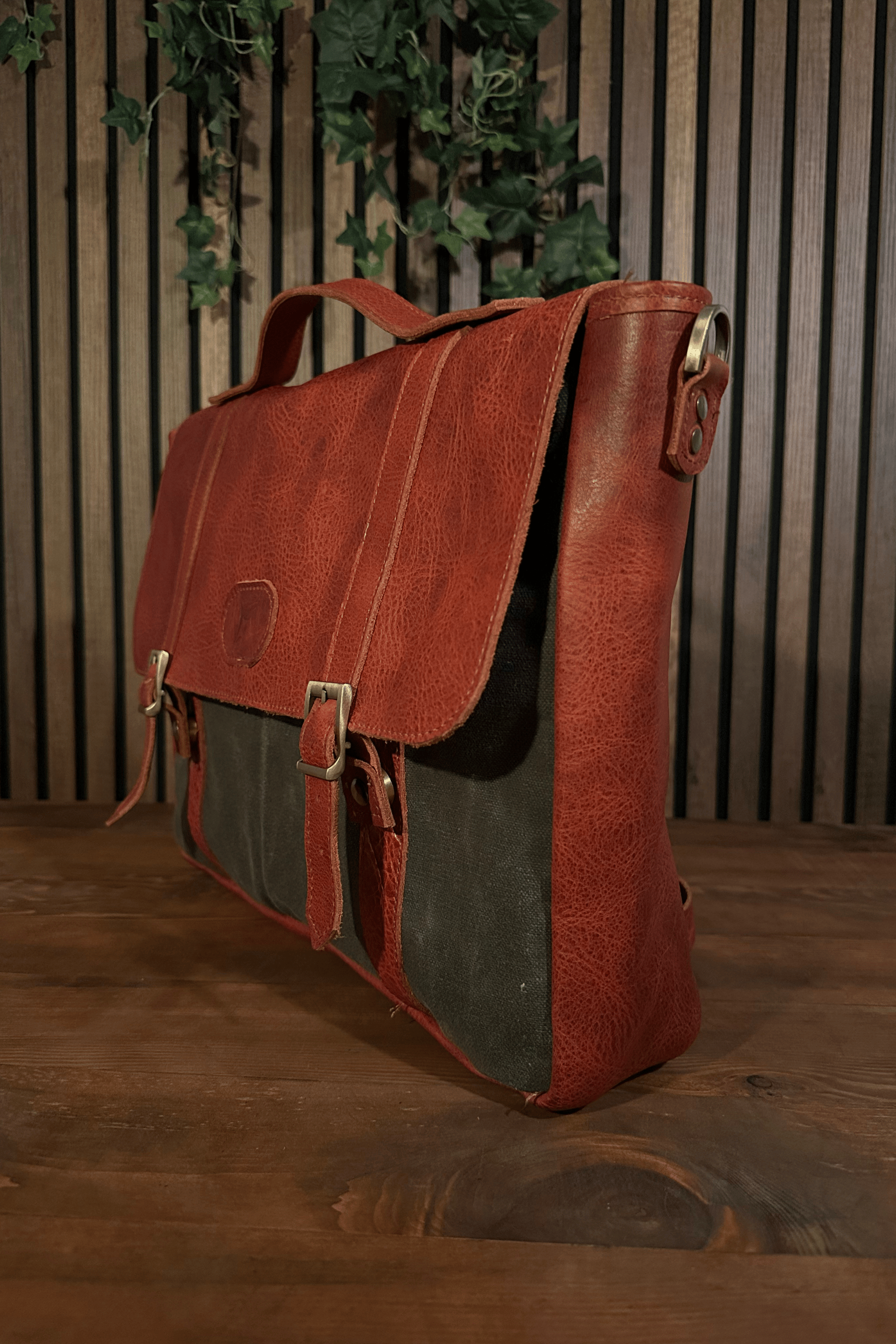 ALDEBARAN MESSENGER BAG