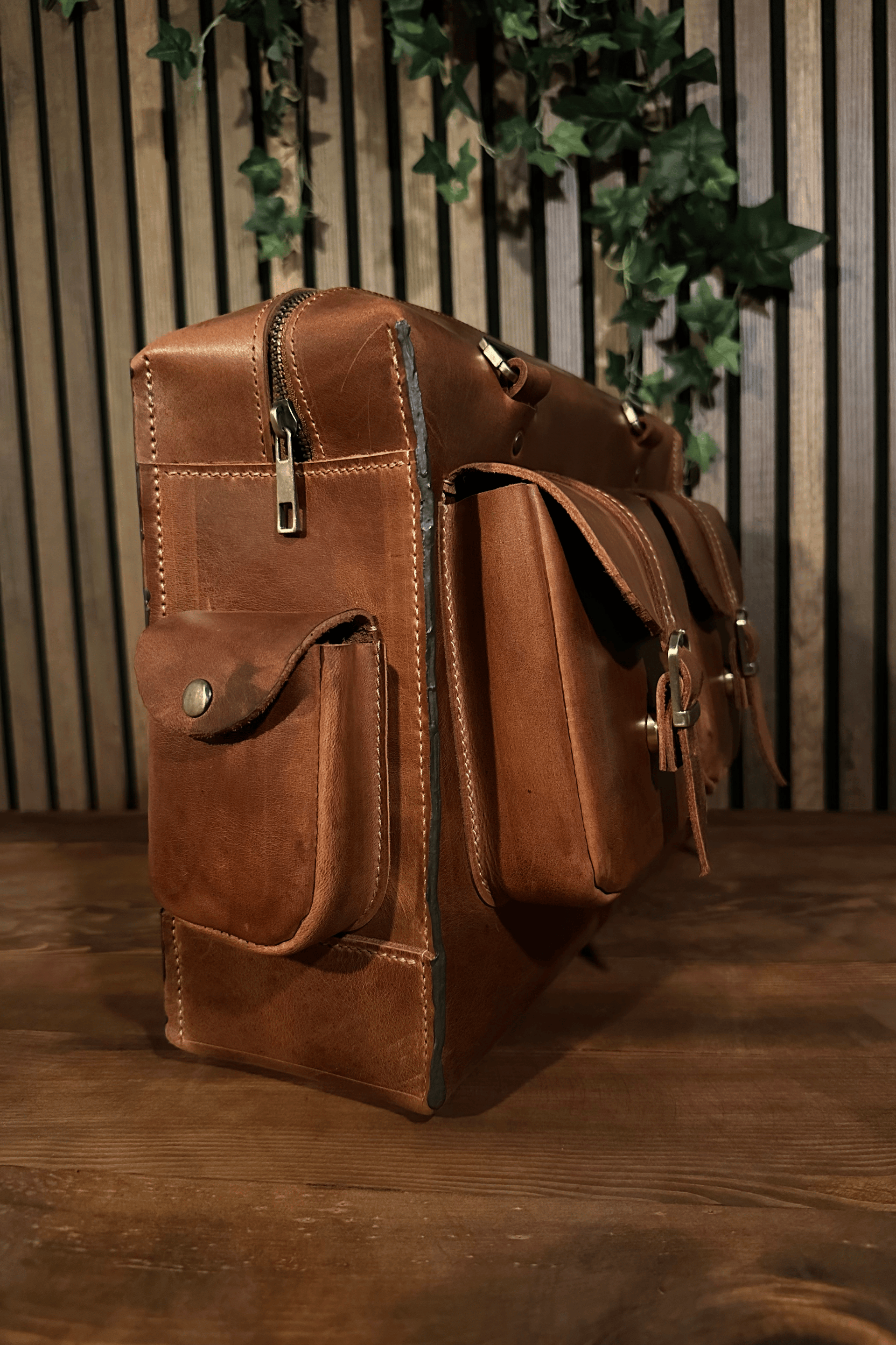 CAPELLA DERİ MESSENGER BAG