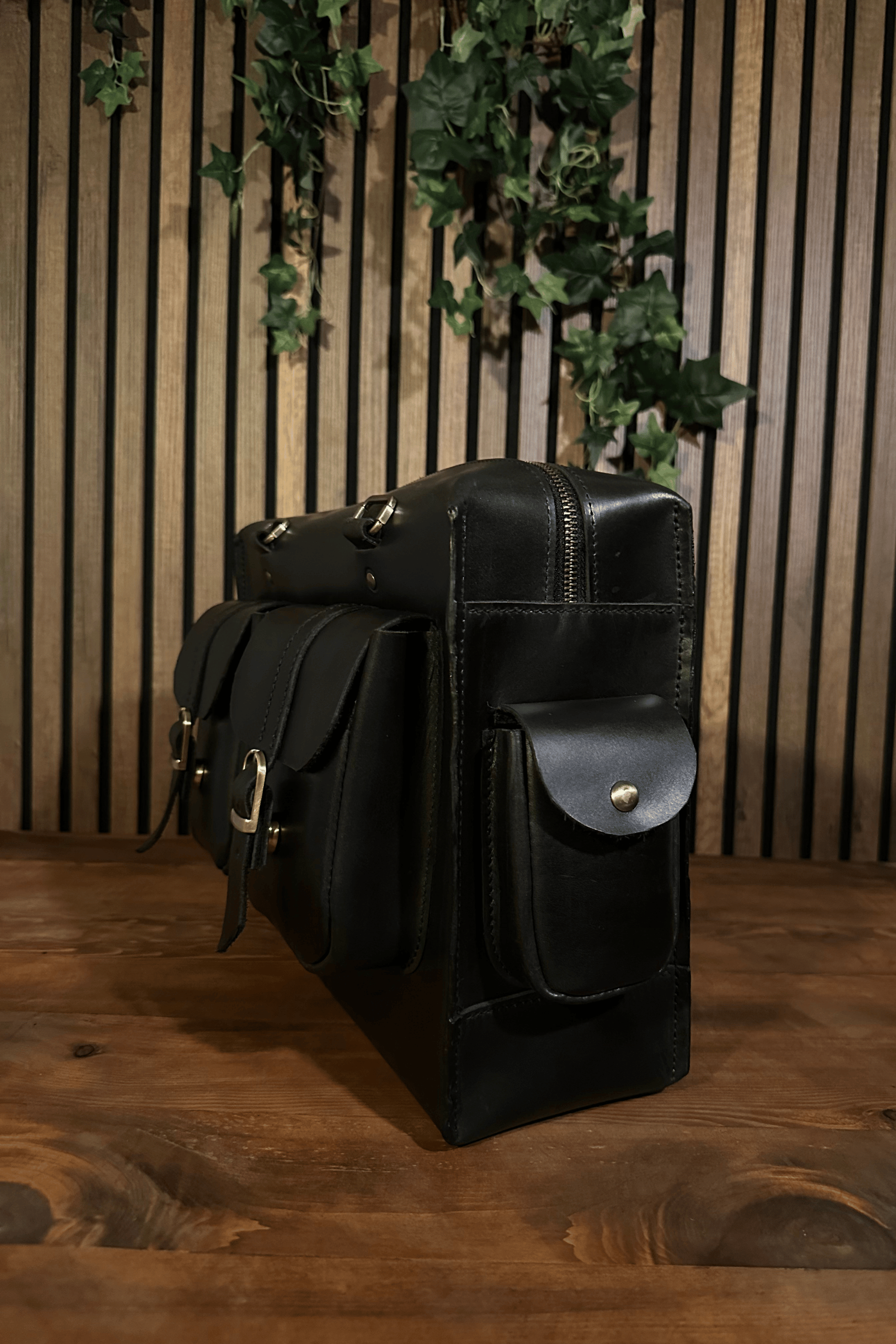 CAPELLA DERİ MESSENGER BAG
