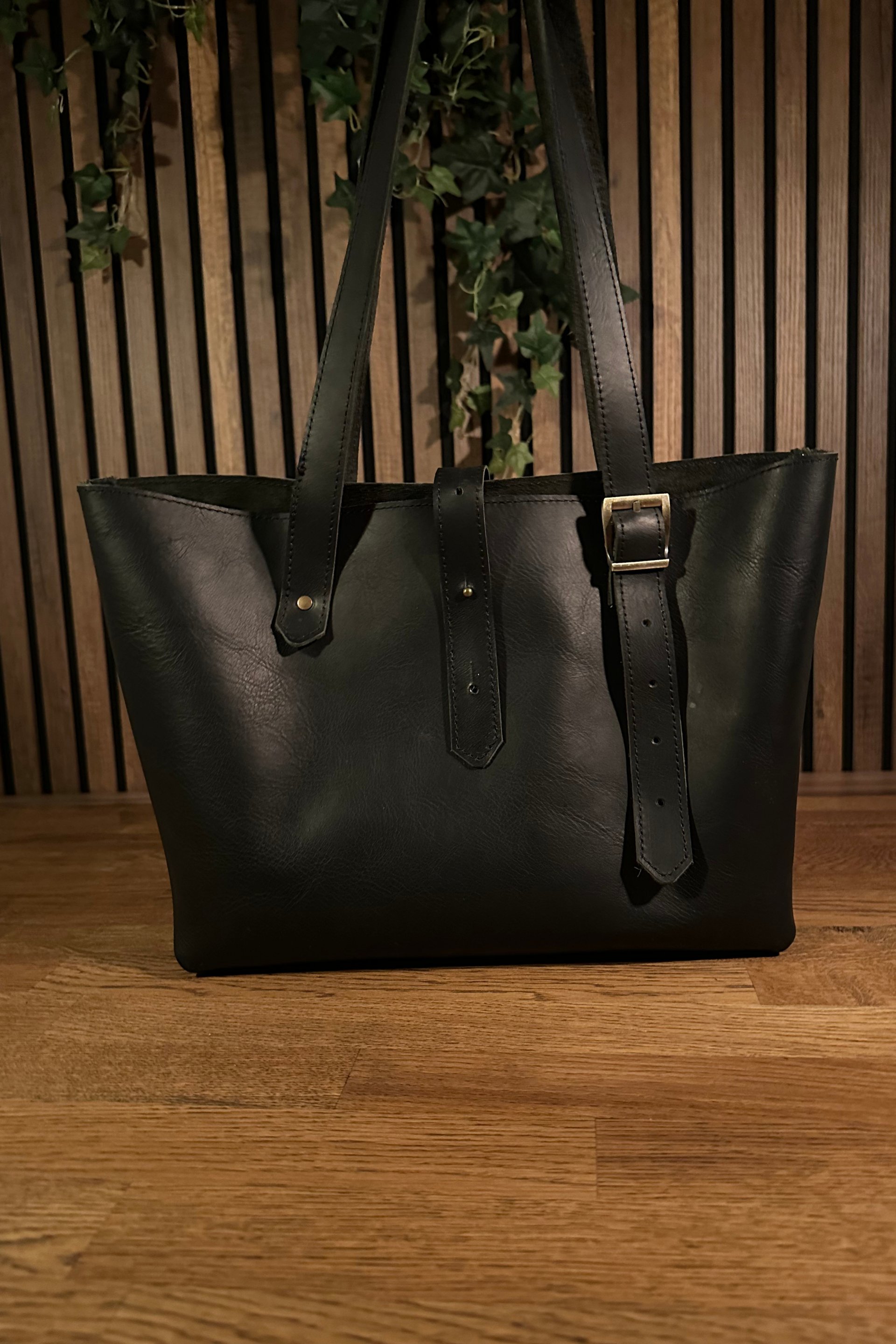 CASTOR TOTE BAG