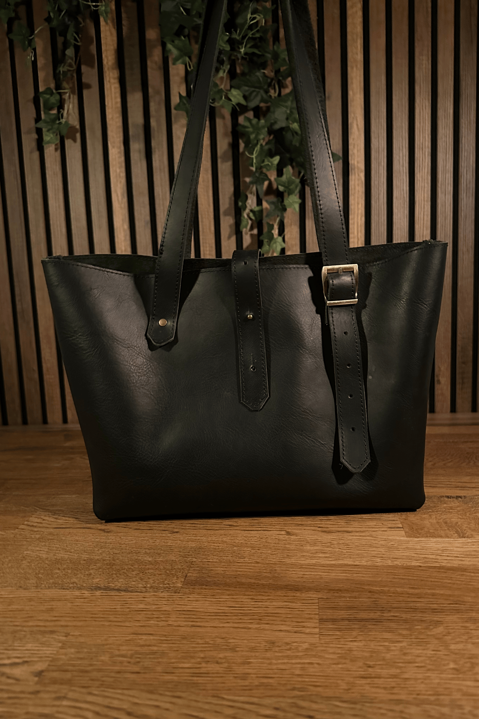 CASTOR TOTE BAG