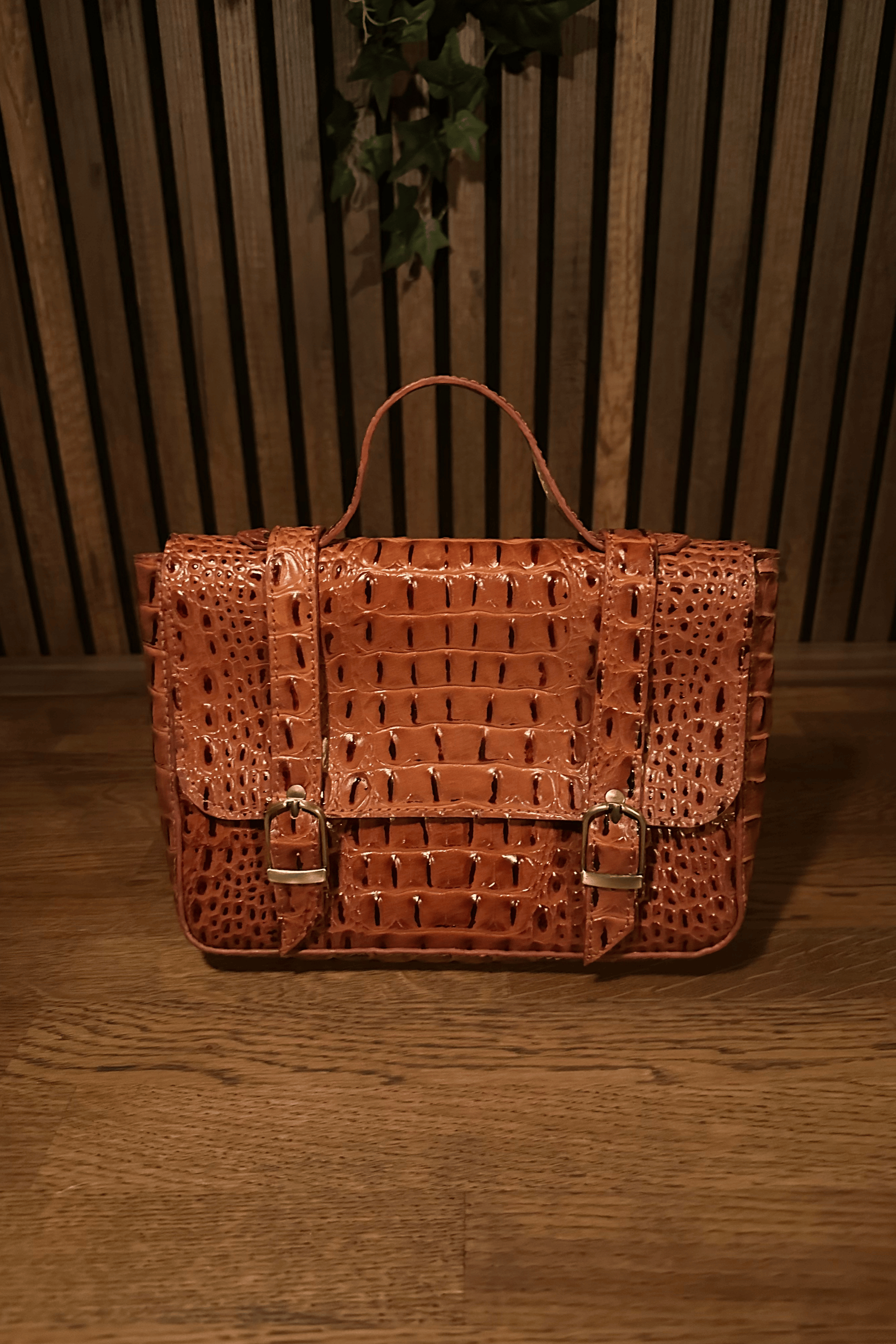MİNİ THUBAN DERİ MESSENGER BAG