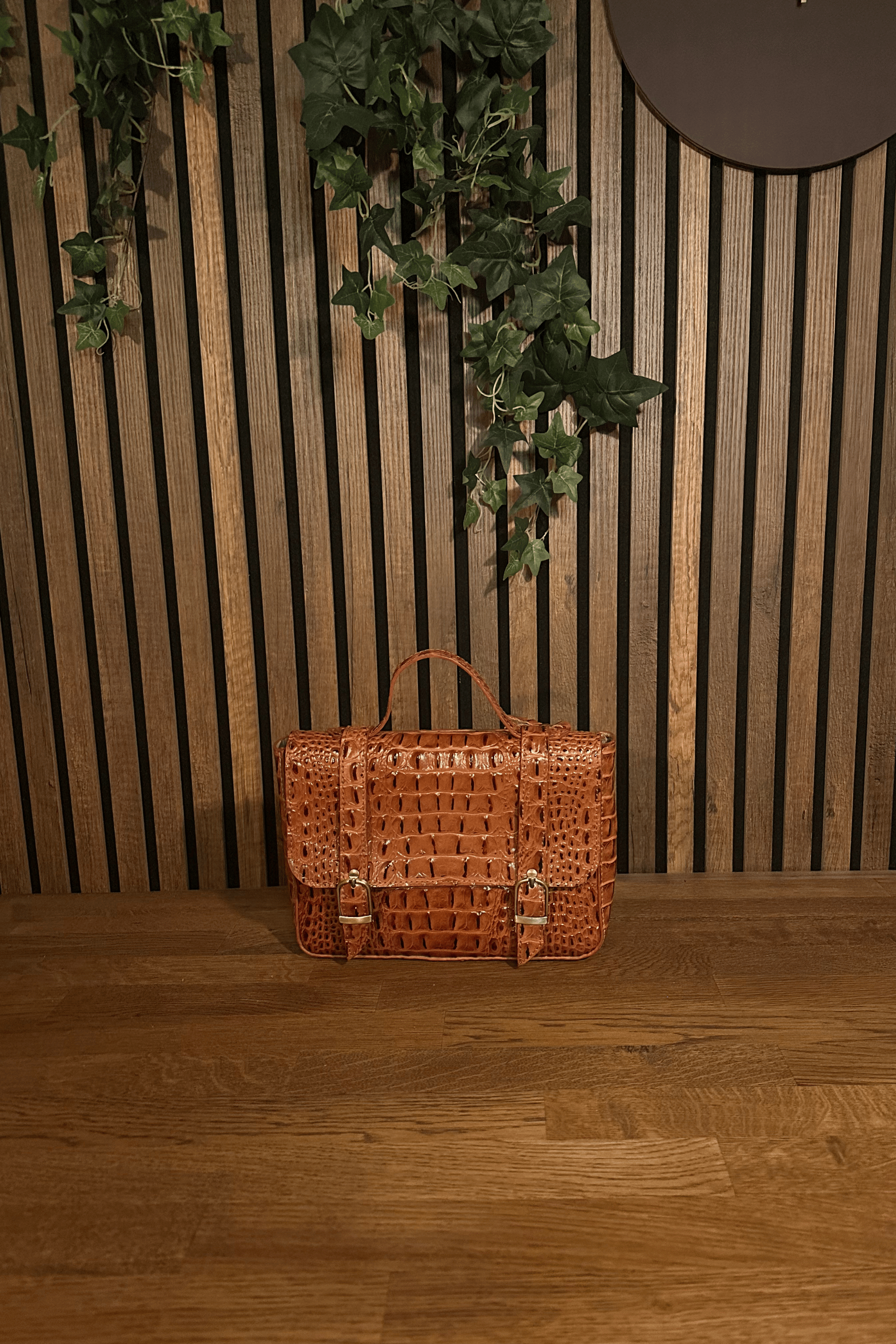 MİNİ THUBAN DERİ MESSENGER BAG