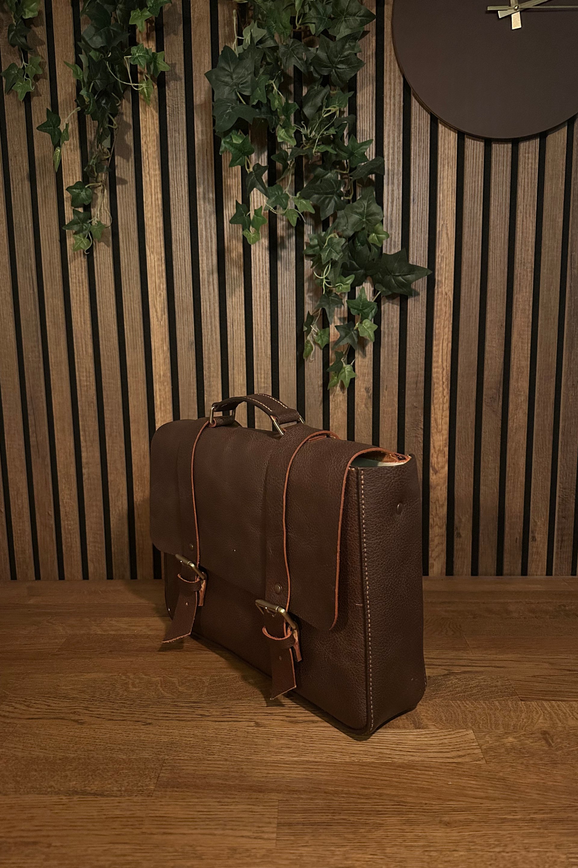 THUBAN DERİ MESSENGER BAG