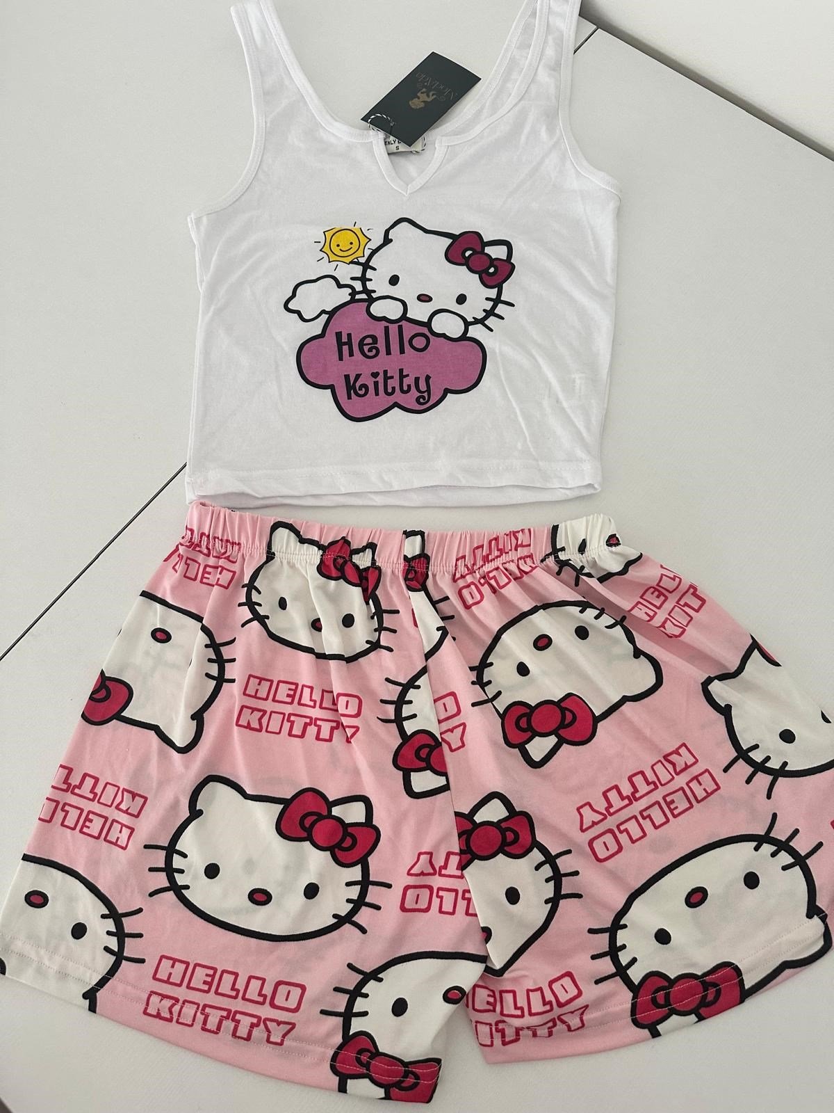  İNDİRİMLİ ÜRÜNLERKadın Desenli Baskılı Şortlu Pijama Takımı